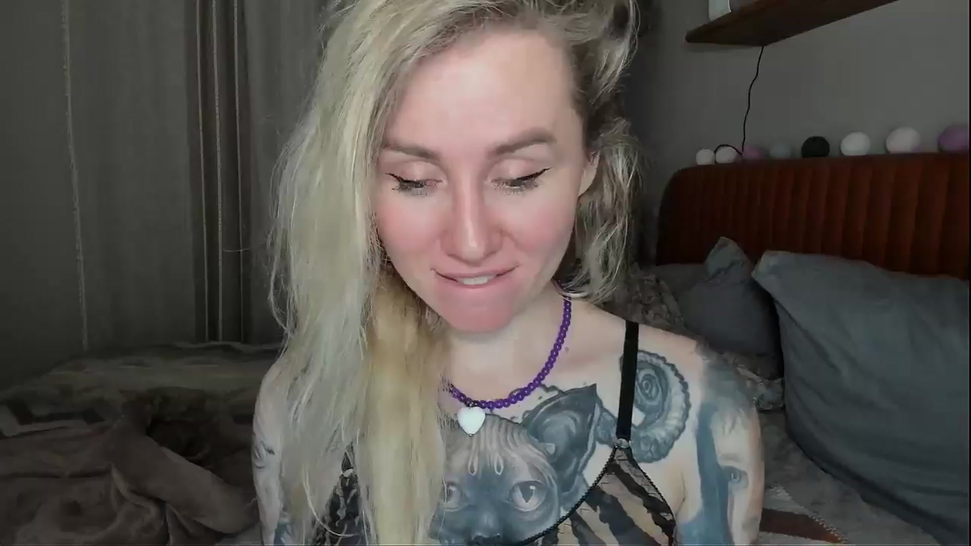 Gallery image thumbnail from Alexa_Smithhh's myfreecams stream on, 11/25/2025, 21:03 image 16 of 20