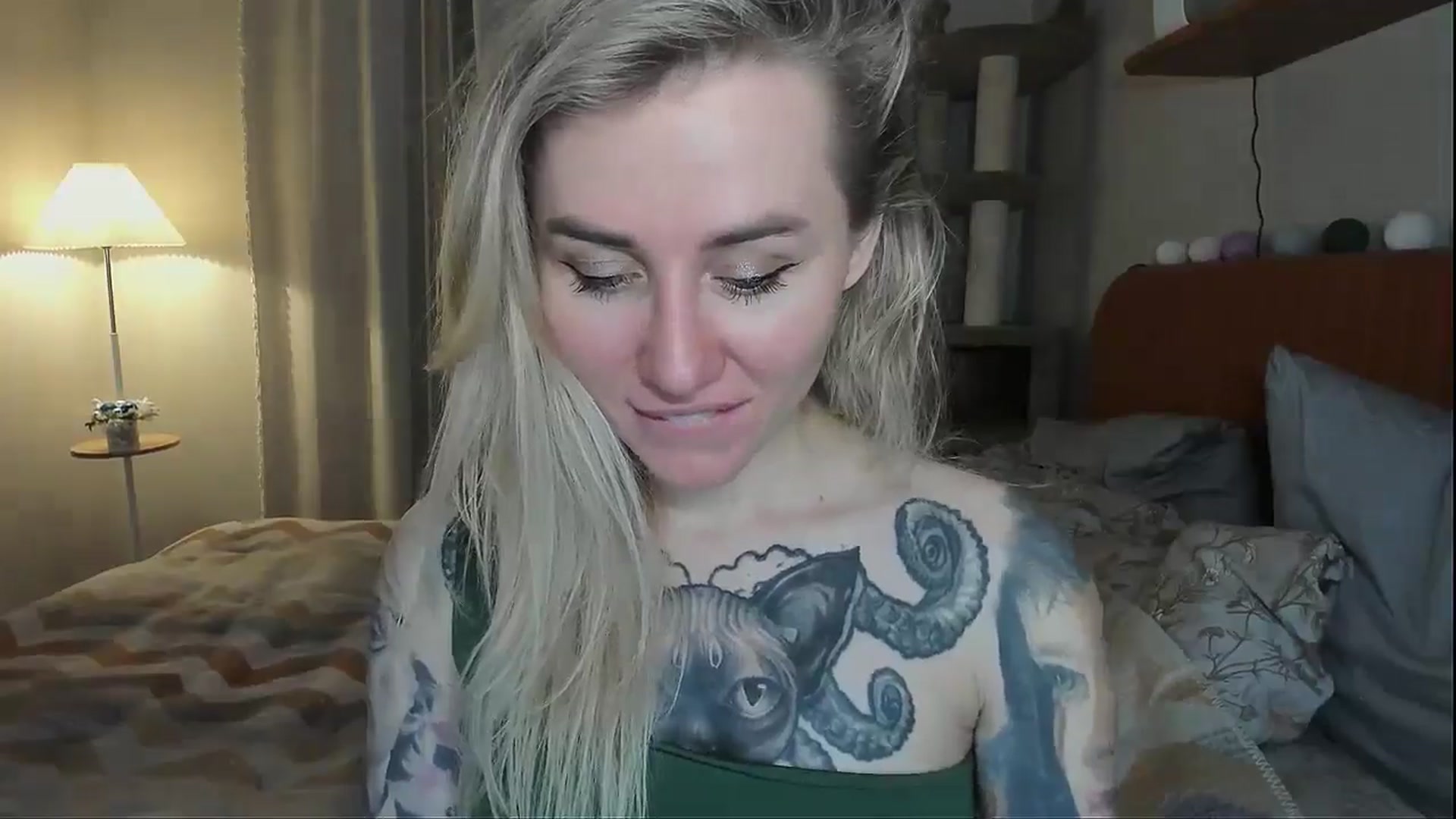 Gallery image thumbnail from Alexa_Smithhh's myfreecams stream on, 12/02/2025, 19:25 image 14 of 20
