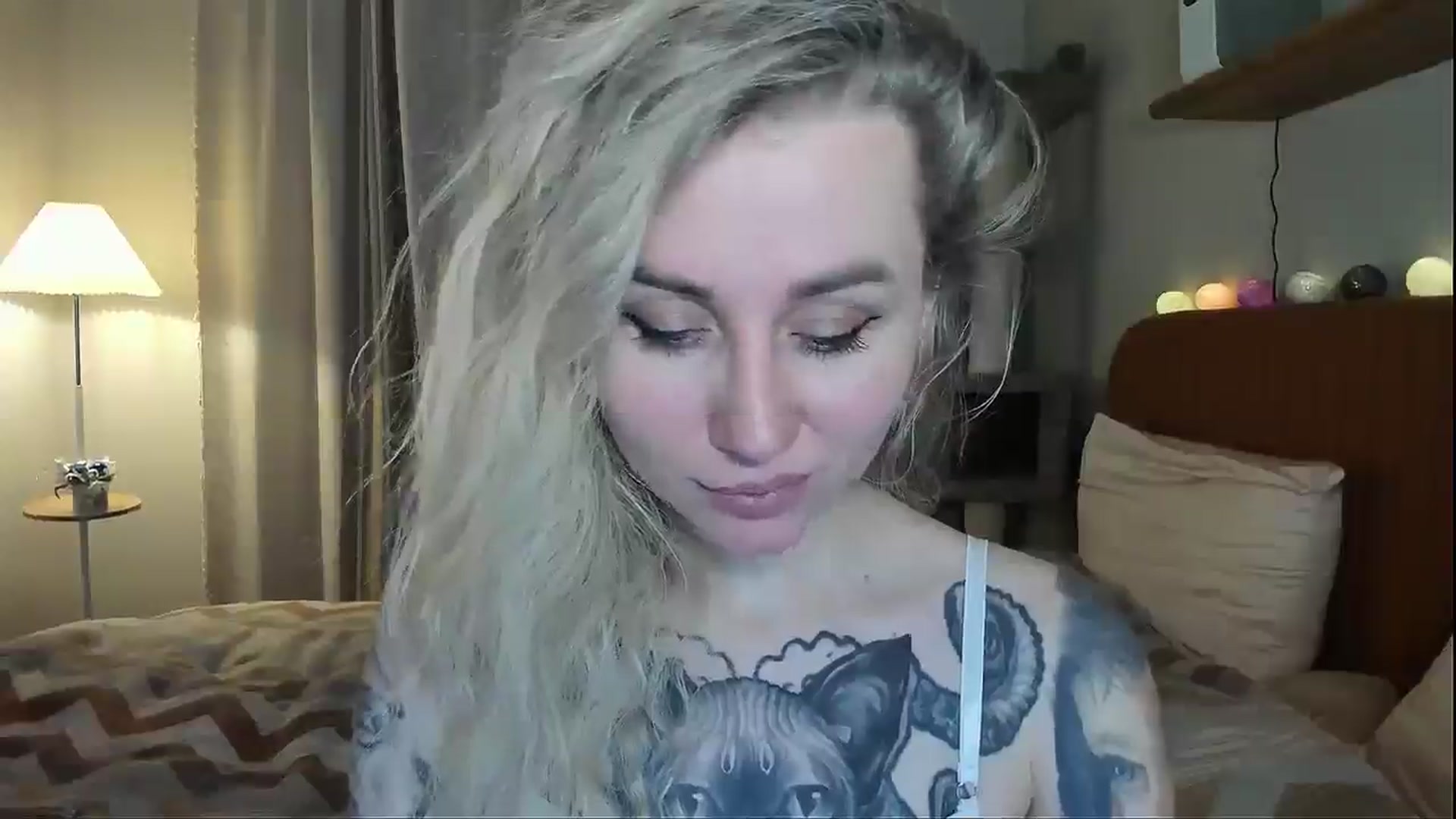 Gallery image thumbnail from Alexa_Smithhh's myfreecams stream on, 12/22/2025, 19:33 image 16 of 20