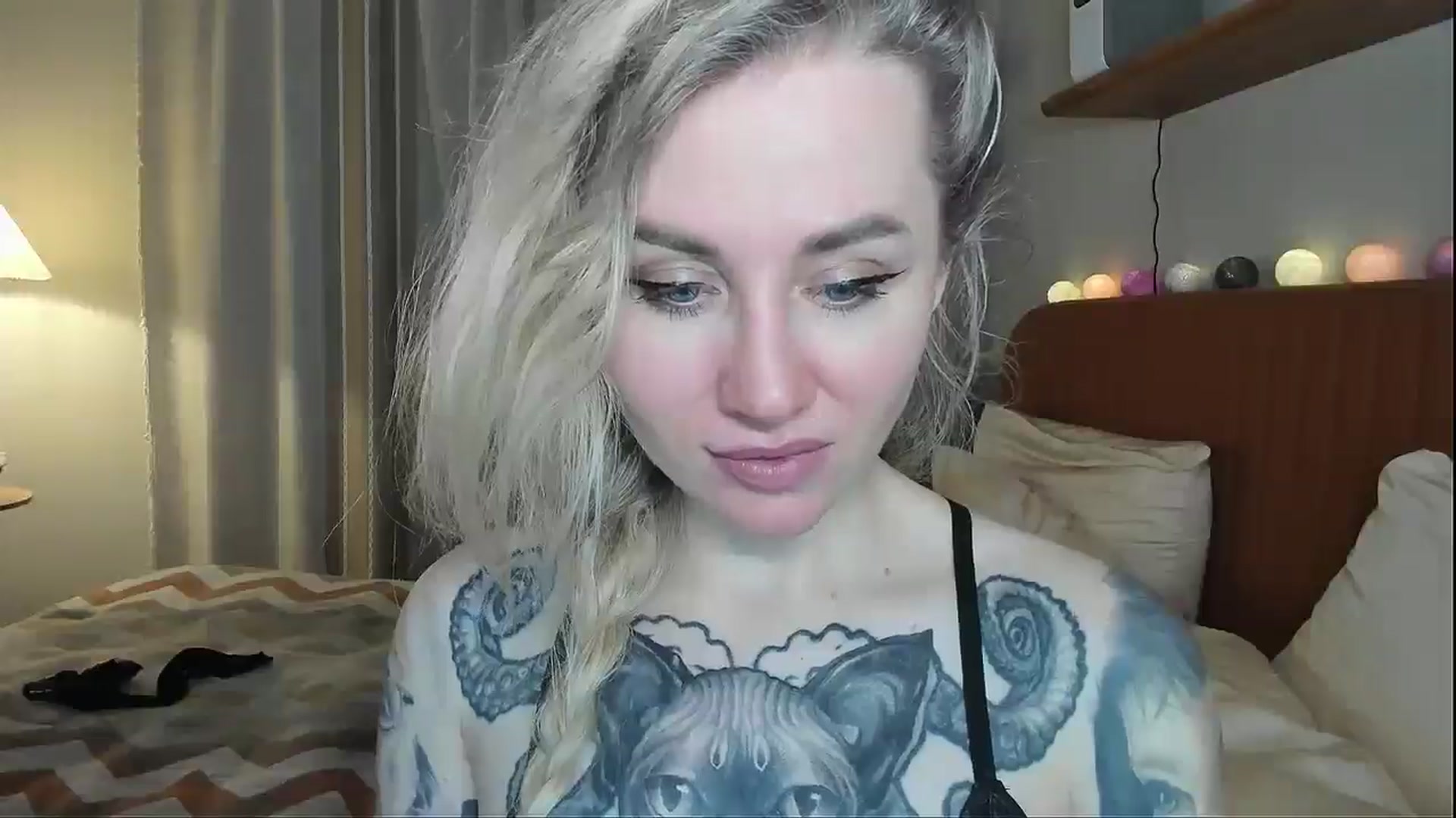 Gallery image thumbnail from Alexa_Smithhh's myfreecams stream on, 12/25/2025, 19:13 image 16 of 20