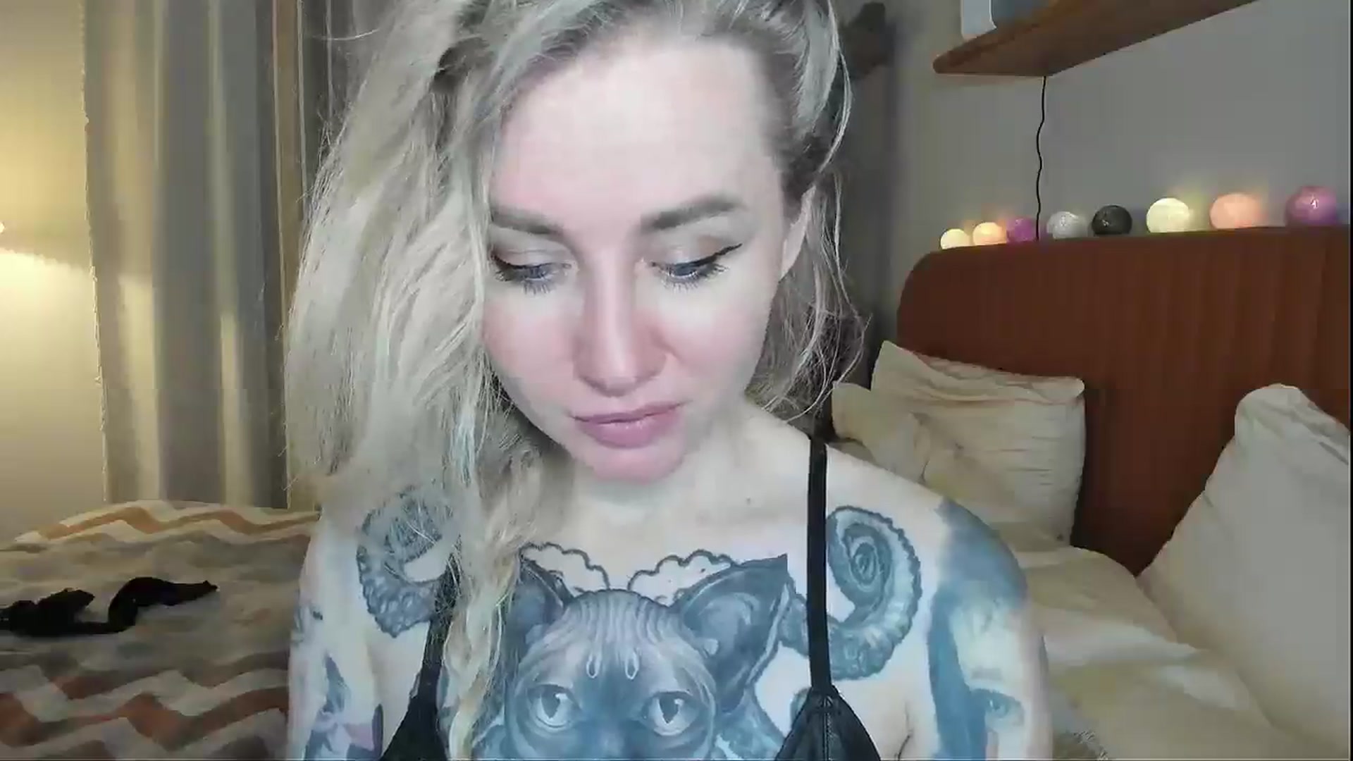 Gallery image thumbnail from Alexa_Smithhh's myfreecams stream on, 12/25/2025, 19:13 image 18 of 20