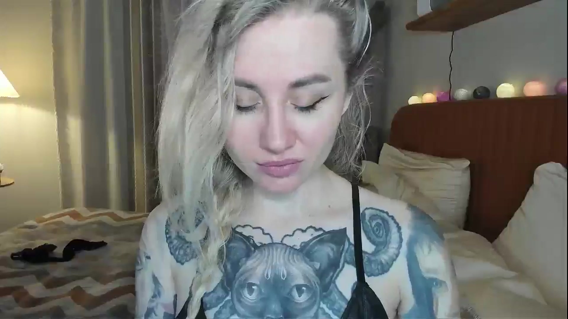 Gallery image thumbnail from Alexa_Smithhh's myfreecams stream on, 12/25/2025, 19:13 image 17 of 20