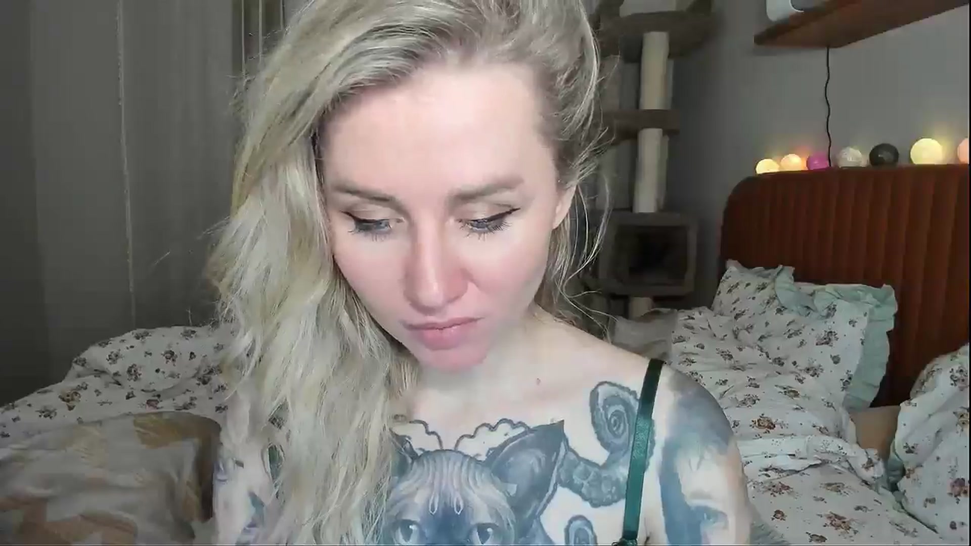 Gallery image thumbnail from Alexa_Smithhh's myfreecams stream on, 01/02/2026, 21:22 image 15 of 20