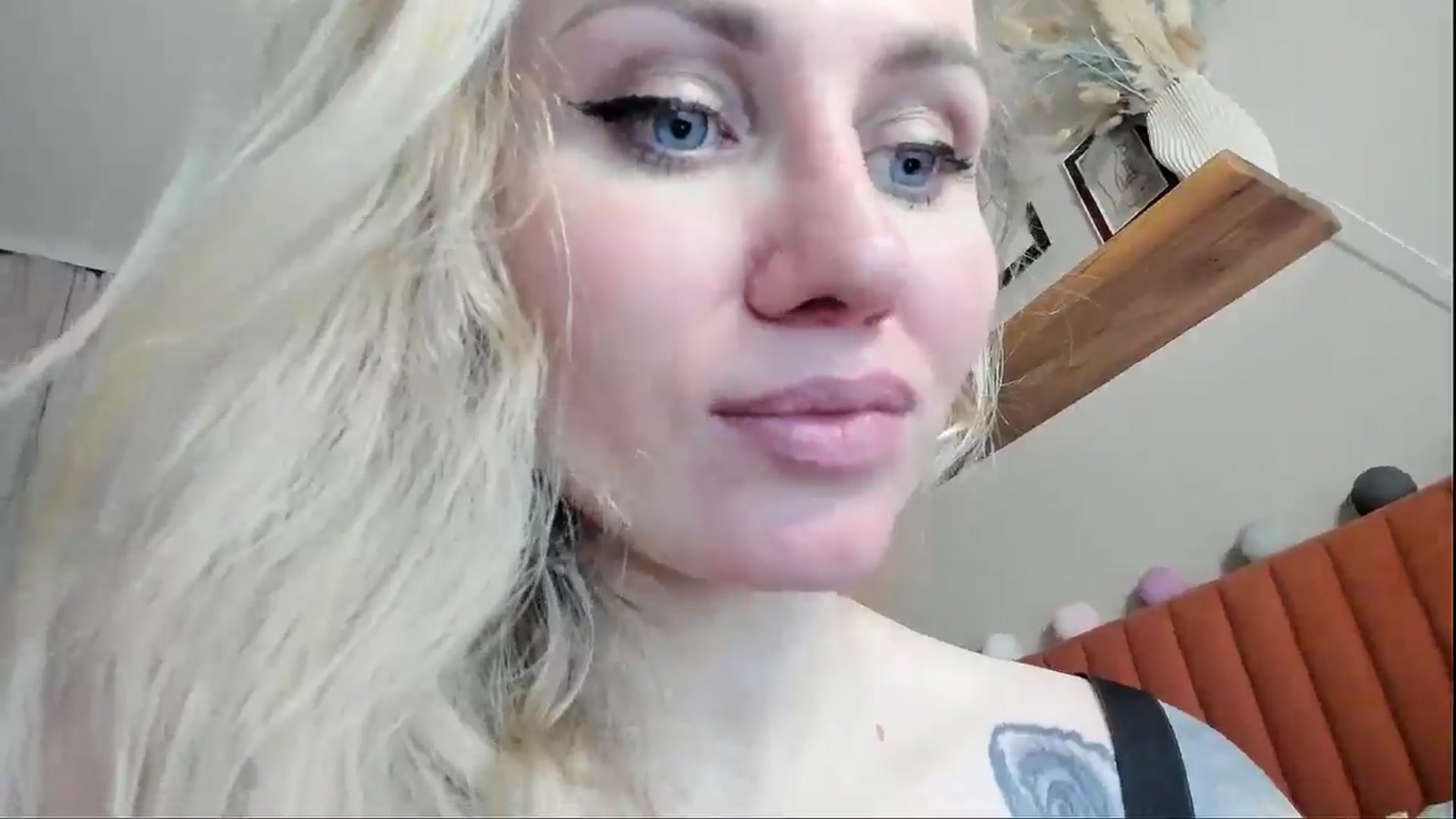 Gallery image thumbnail from Alexa_Smithhh's myfreecams stream on, 01/03/2026, 20:52 image 18 of 20