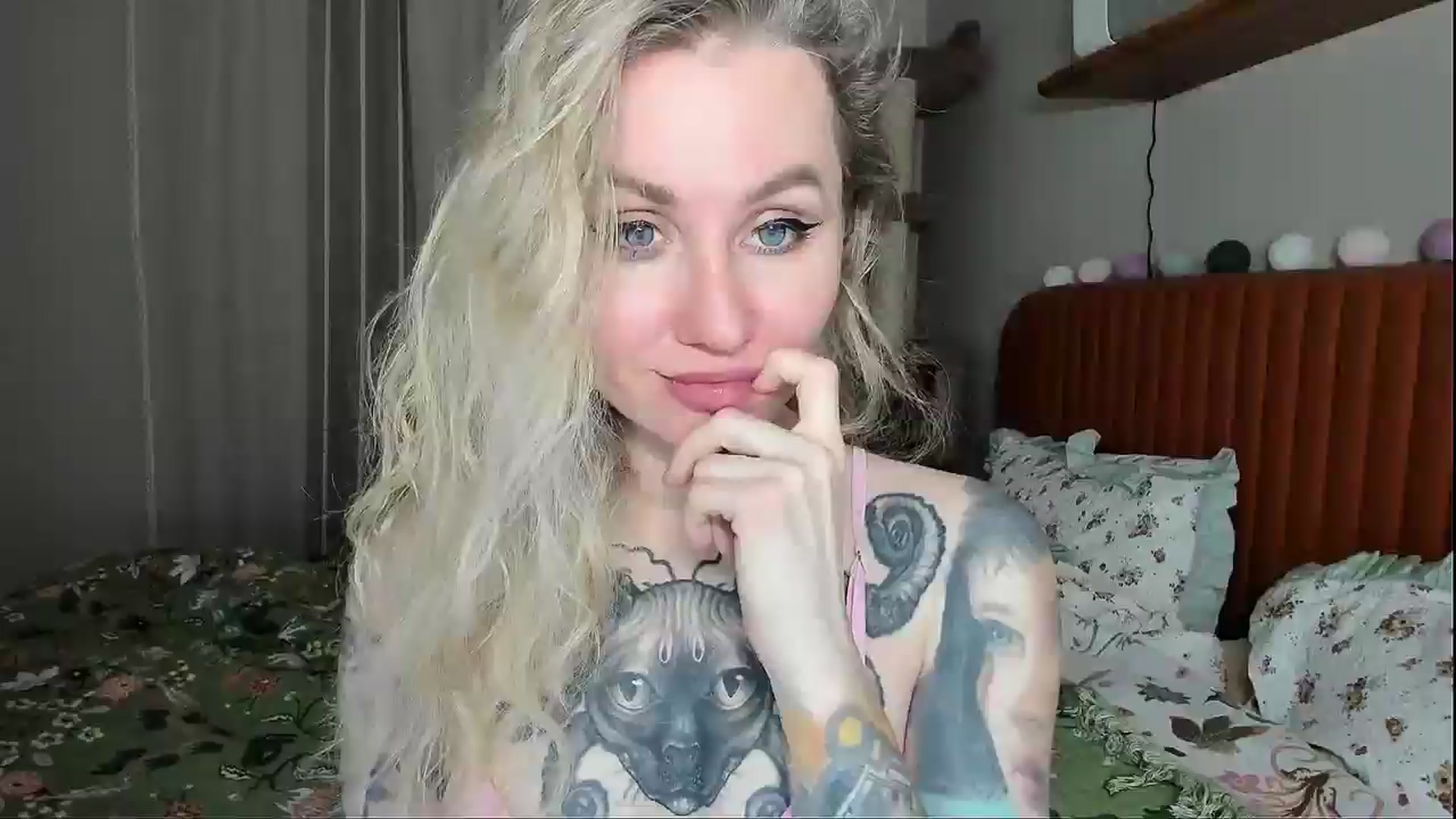 Gallery image thumbnail from Alexa_Smithhh's myfreecams stream on, 01/06/2026, 18:19 image 12 of 20