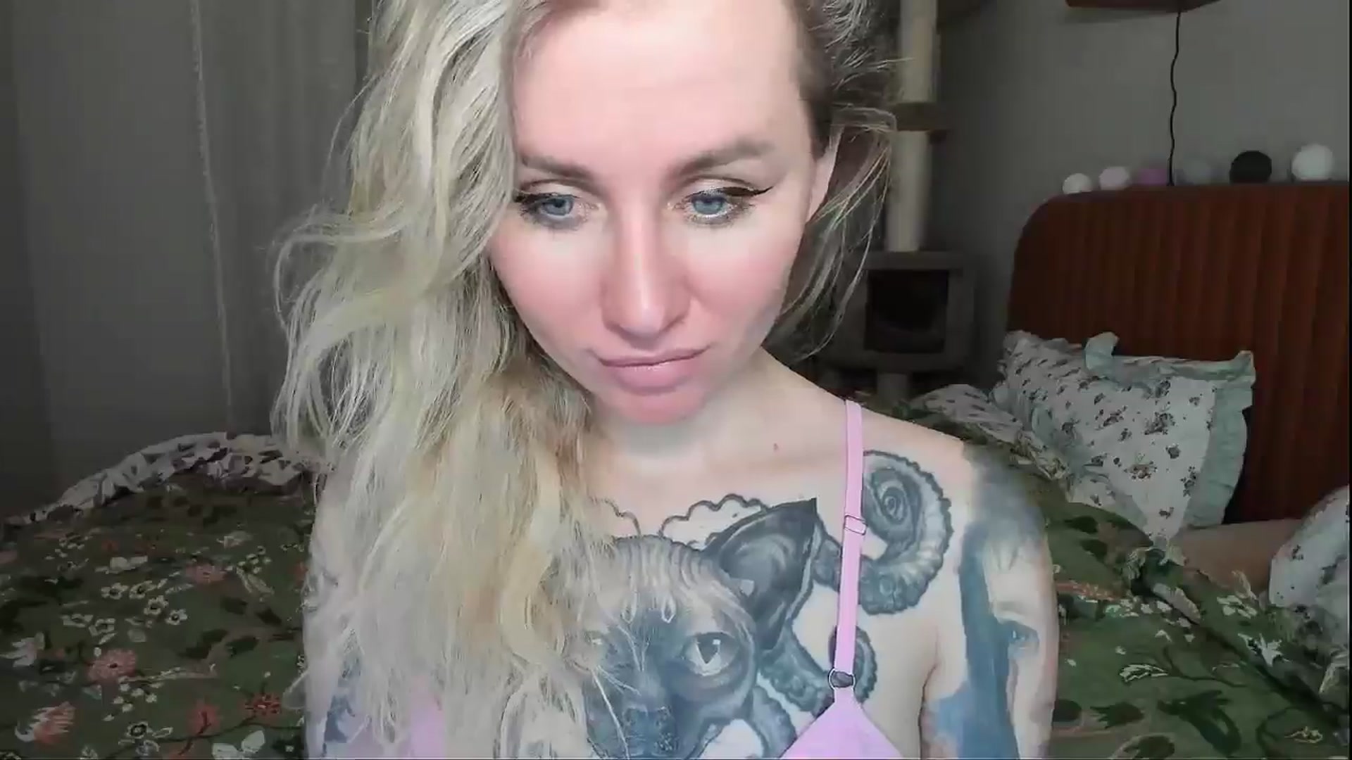 Gallery image thumbnail from Alexa_Smithhh's myfreecams stream on, 01/06/2026, 21:27 image 17 of 20