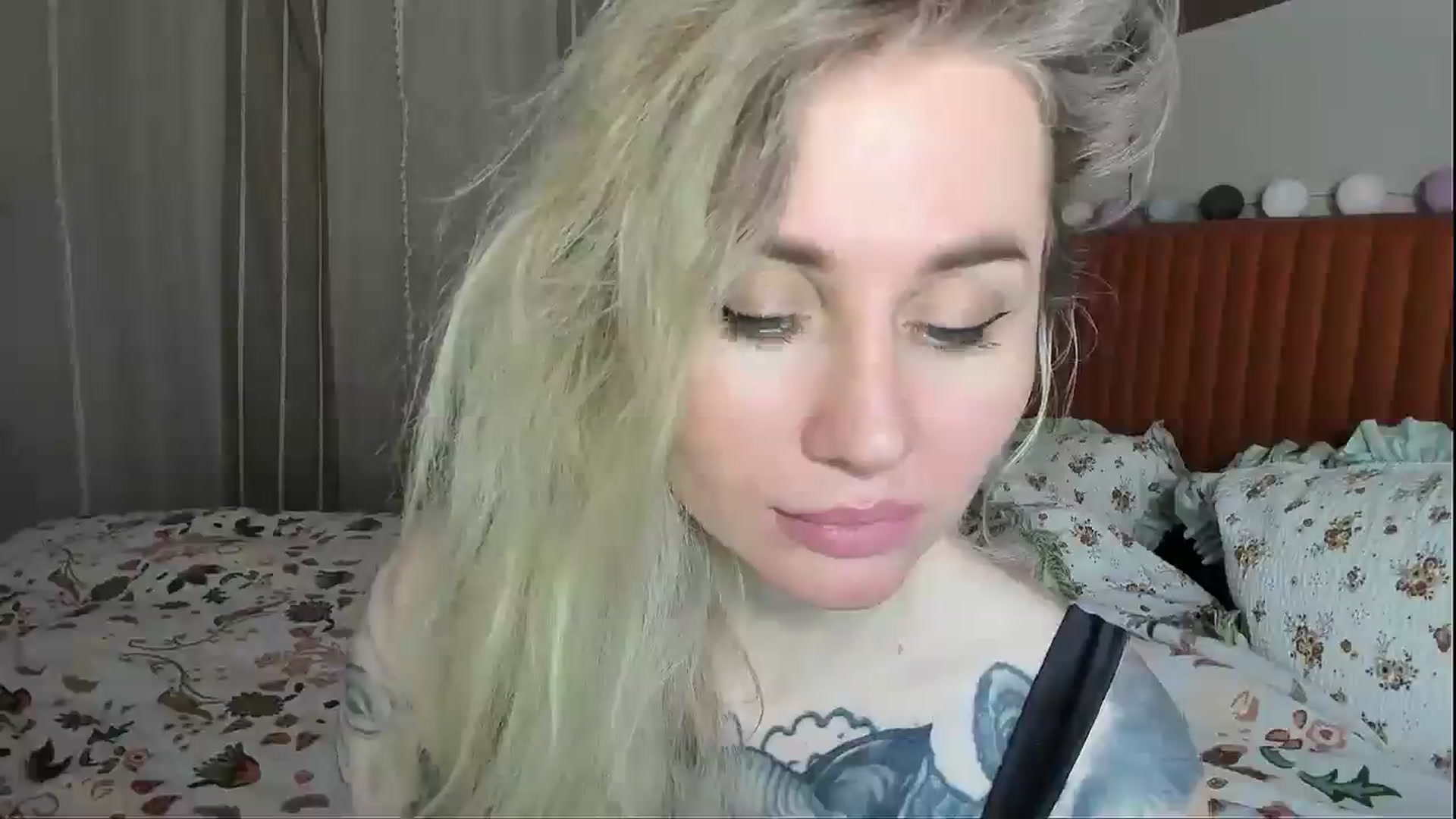 Gallery image thumbnail from Alexa_Smithhh's myfreecams stream on, 03/12/2026, 20:20 image 2 of 20