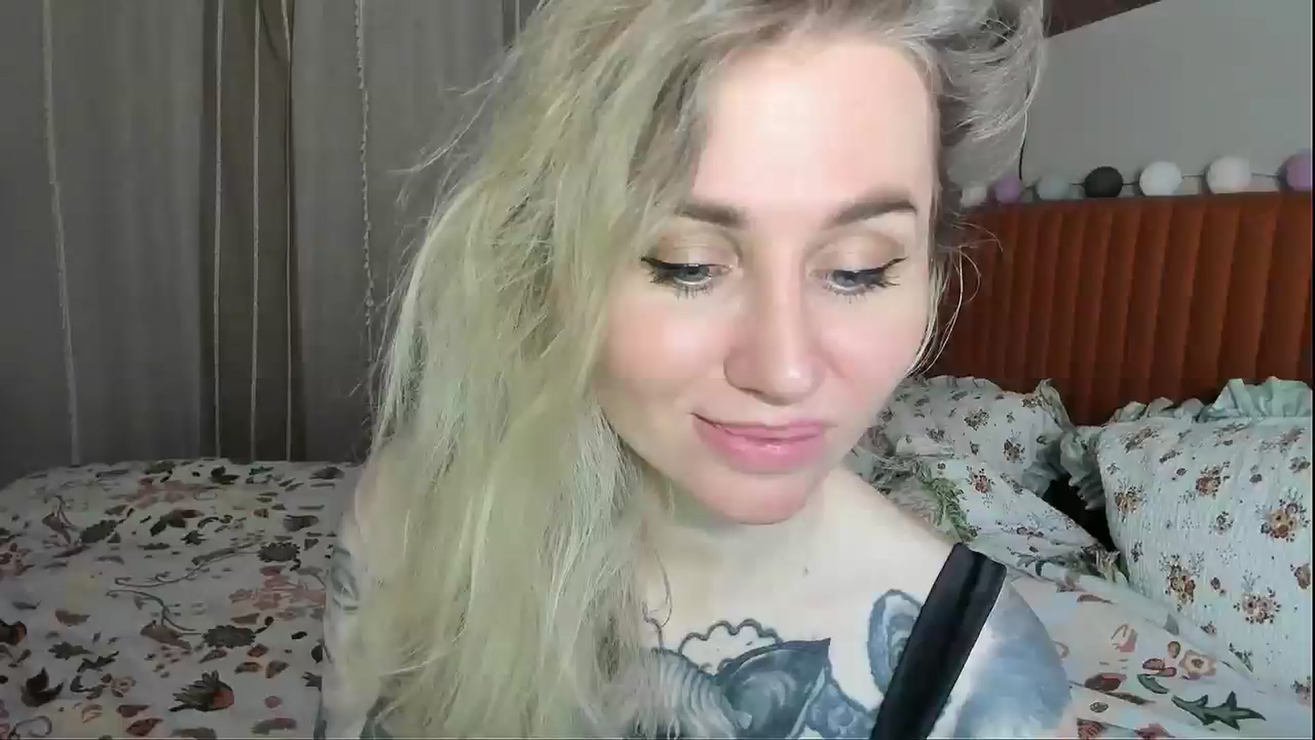 Gallery image thumbnail from Alexa_Smithhh's myfreecams stream on, 03/12/2026, 20:20 image 1 of 20