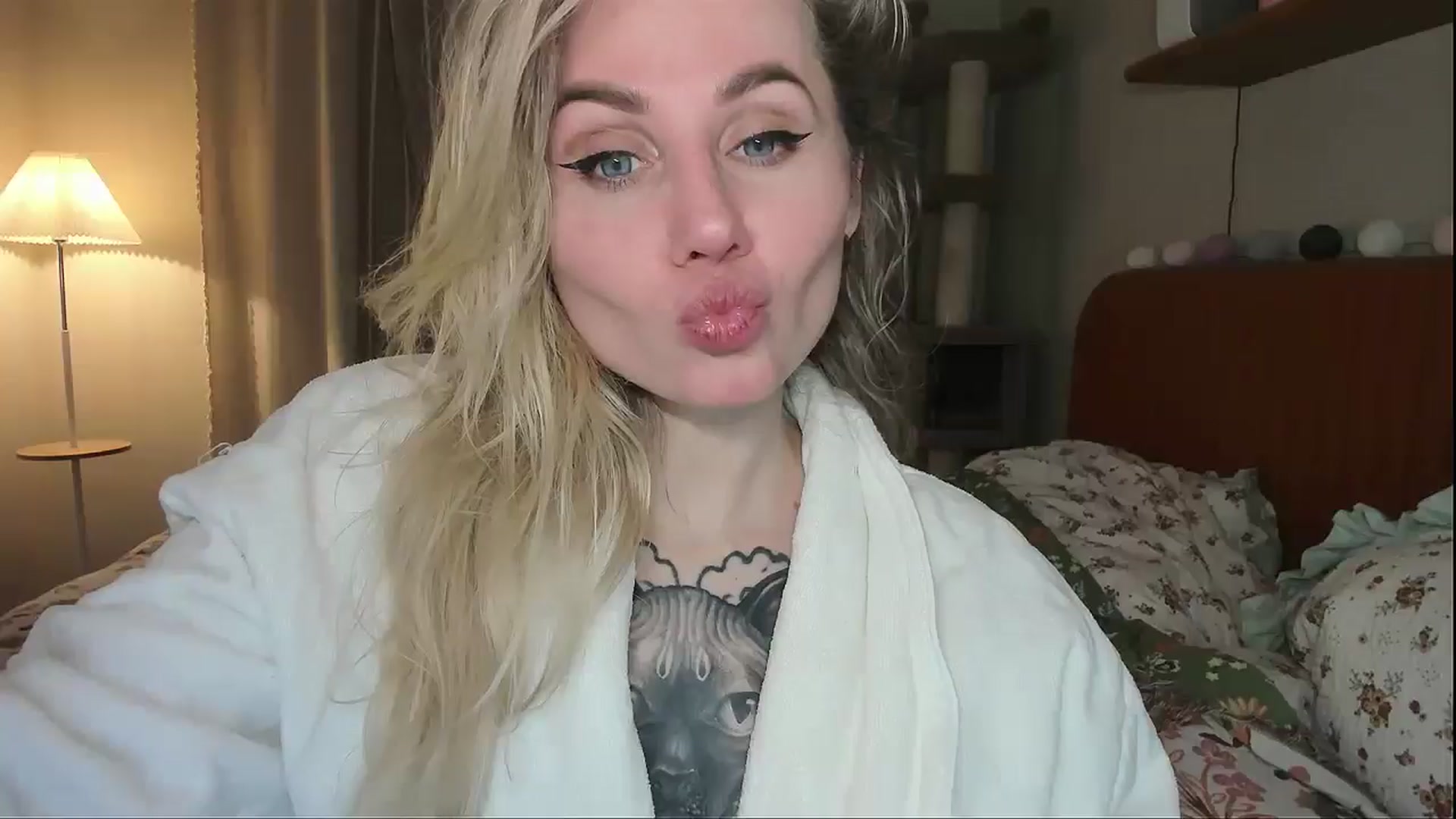 Gallery image thumbnail from Alexa_Smithhh's myfreecams stream on, 03/18/2026, 21:22 image 2 of 20
