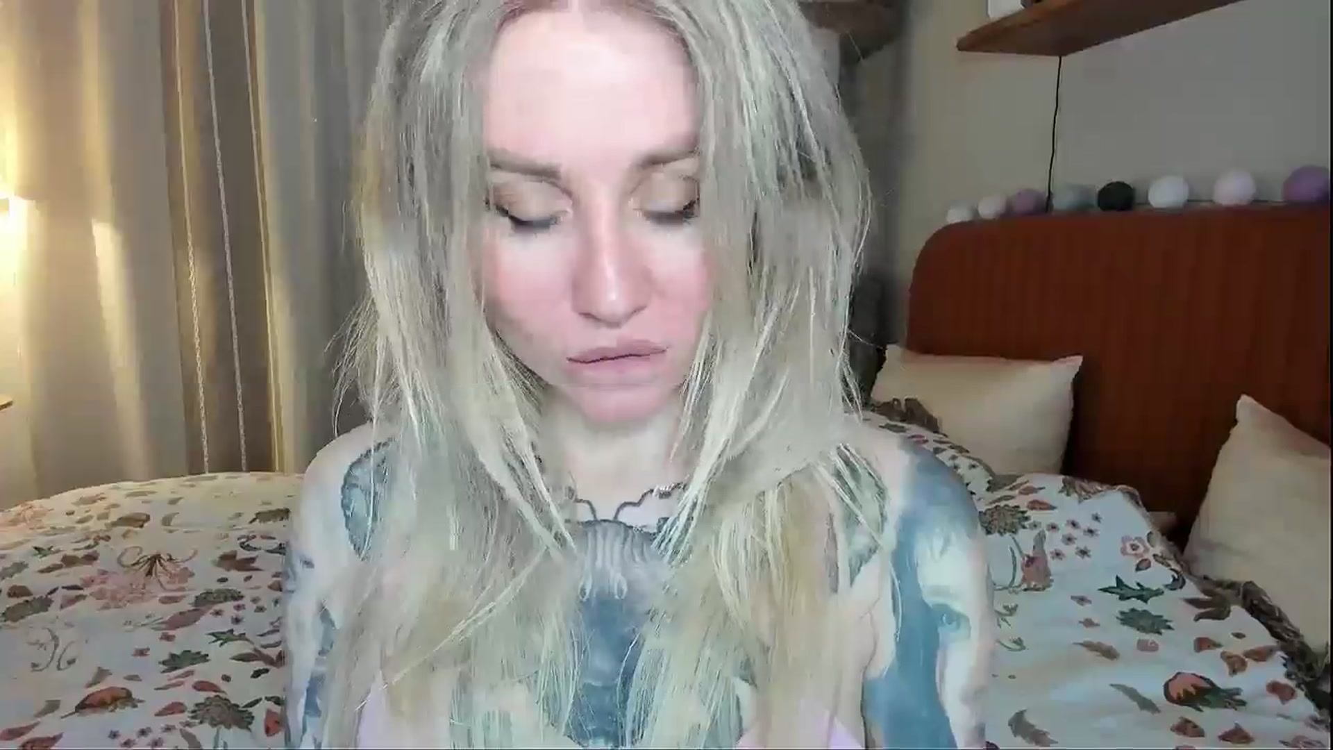 Gallery image thumbnail from Alexa_Smithhh's myfreecams stream on, 04/09/2026, 19:01 image 6 of 20