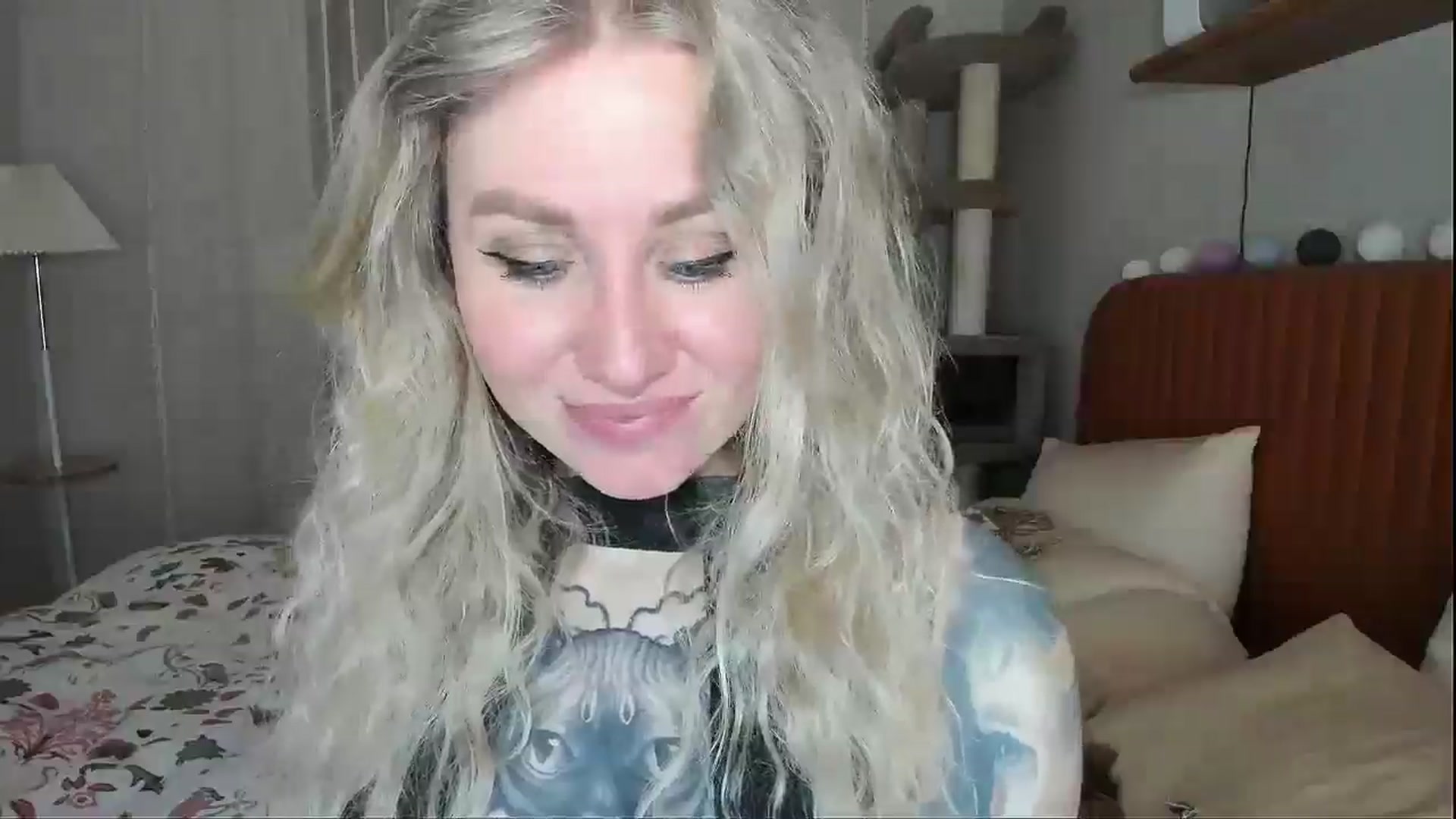 Gallery image thumbnail from Alexa_Smithhh's myfreecams stream on, 04/15/2026, 18:21 image 15 of 20