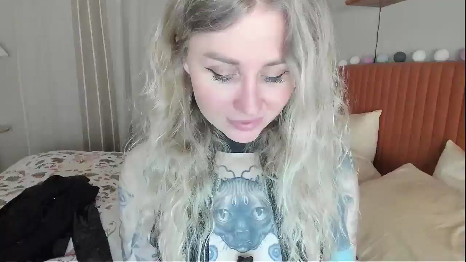 Gallery image thumbnail from Alexa_Smithhh's myfreecams stream on, 04/15/2026, 21:10 image 13 of 20