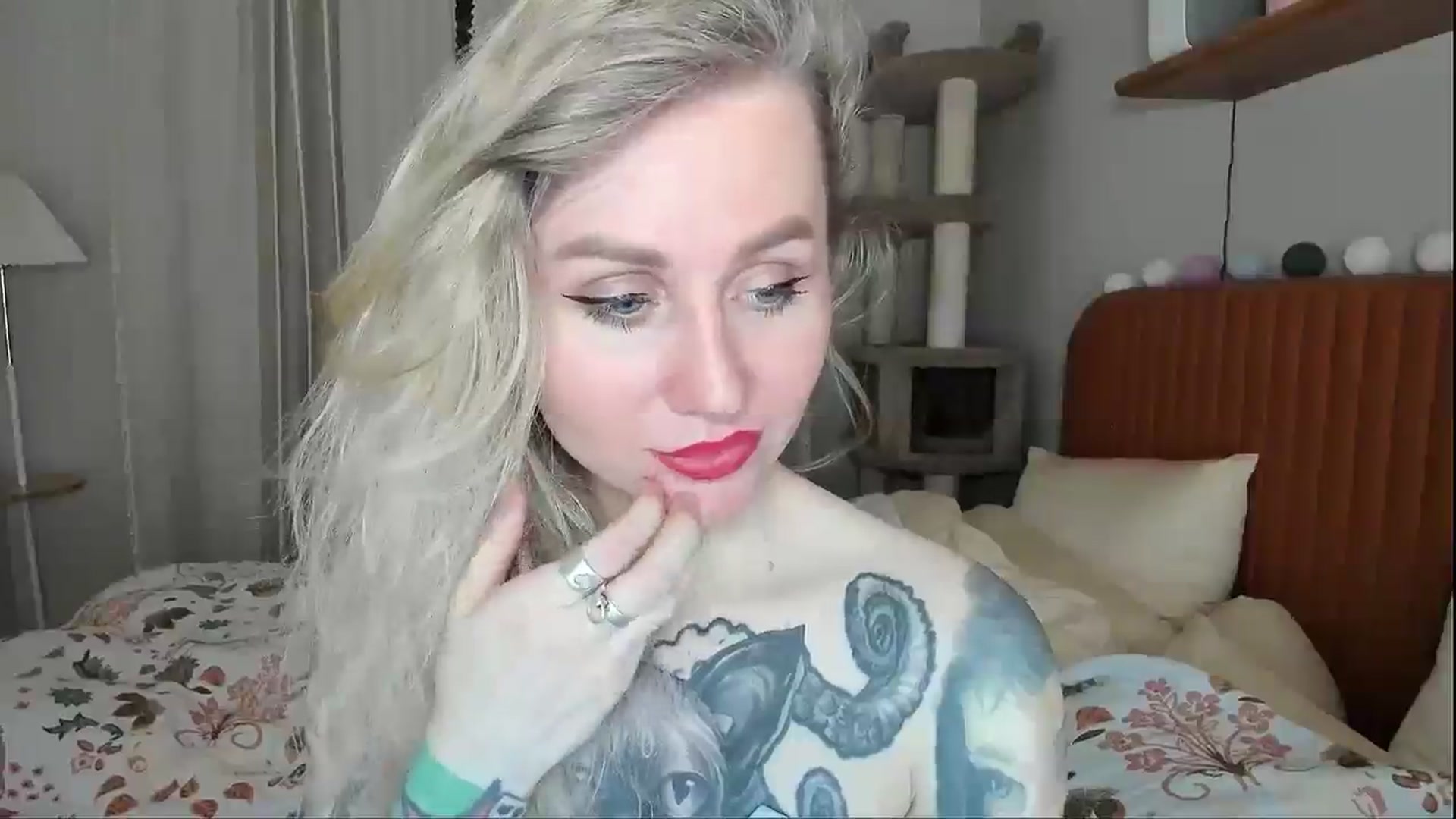 Gallery image thumbnail from Alexa_Smithhh's myfreecams stream on, 04/16/2026, 20:40 image 7 of 20