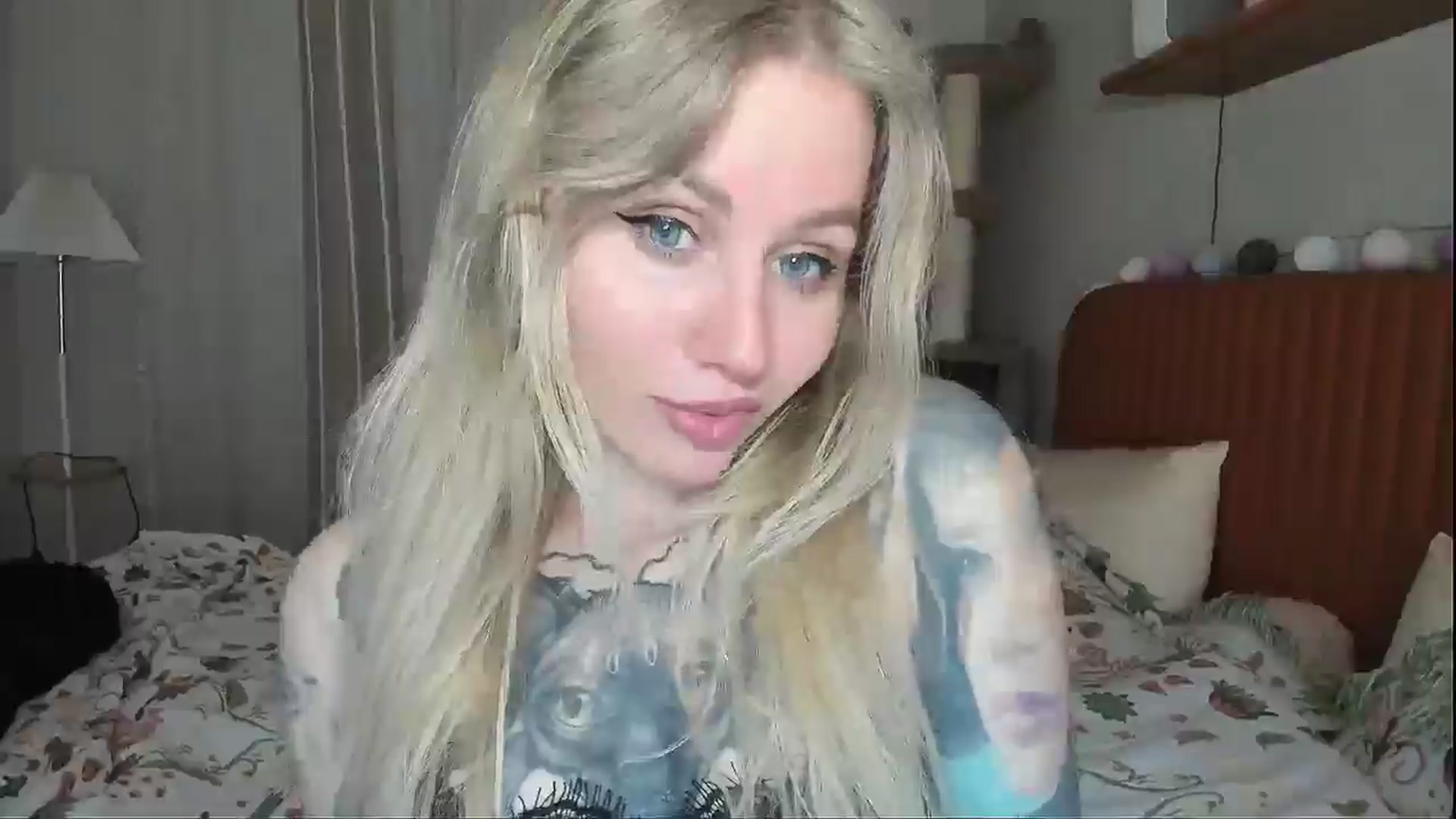 Gallery image thumbnail from Alexa_Smithhh's myfreecams stream on, 04/19/2026, 19:14 image 2 of 20