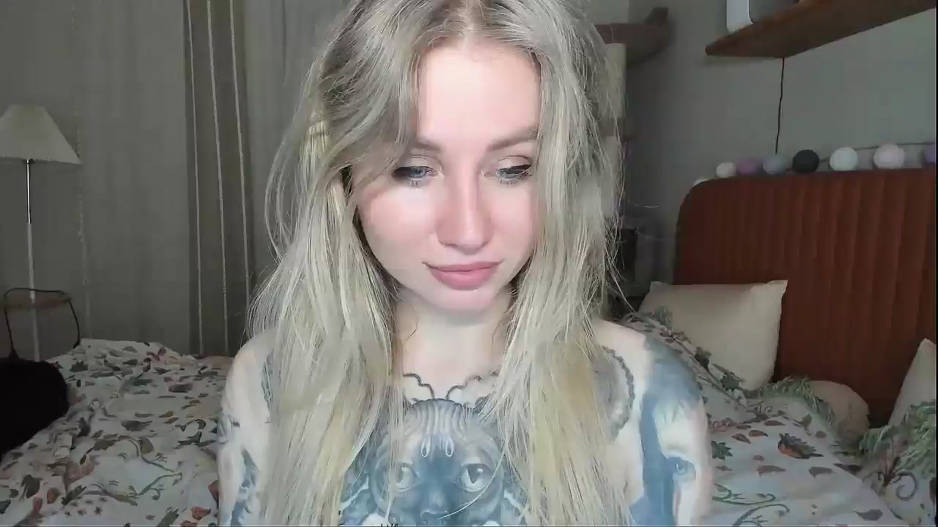 Gallery image thumbnail from Alexa_Smithhh's myfreecams stream on, 04/19/2026, 19:14 image 1 of 20