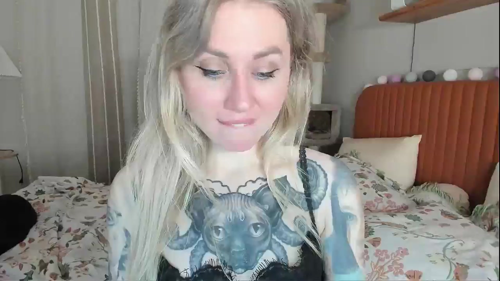 Gallery image thumbnail from Alexa_Smithhh's myfreecams stream on, 04/19/2026, 19:14 image 18 of 20