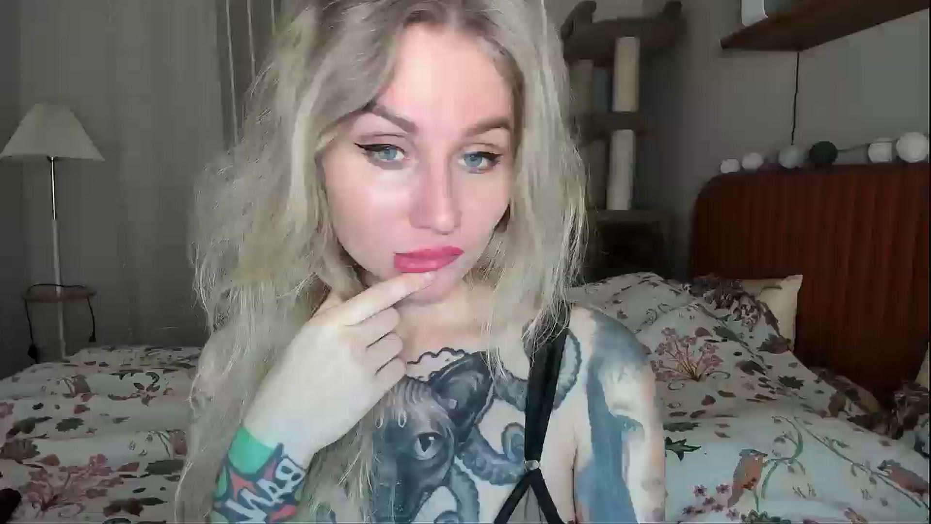 Gallery image thumbnail from Alexa_Smithhh's myfreecams stream on, 04/26/2026, 18:10 image 16 of 20