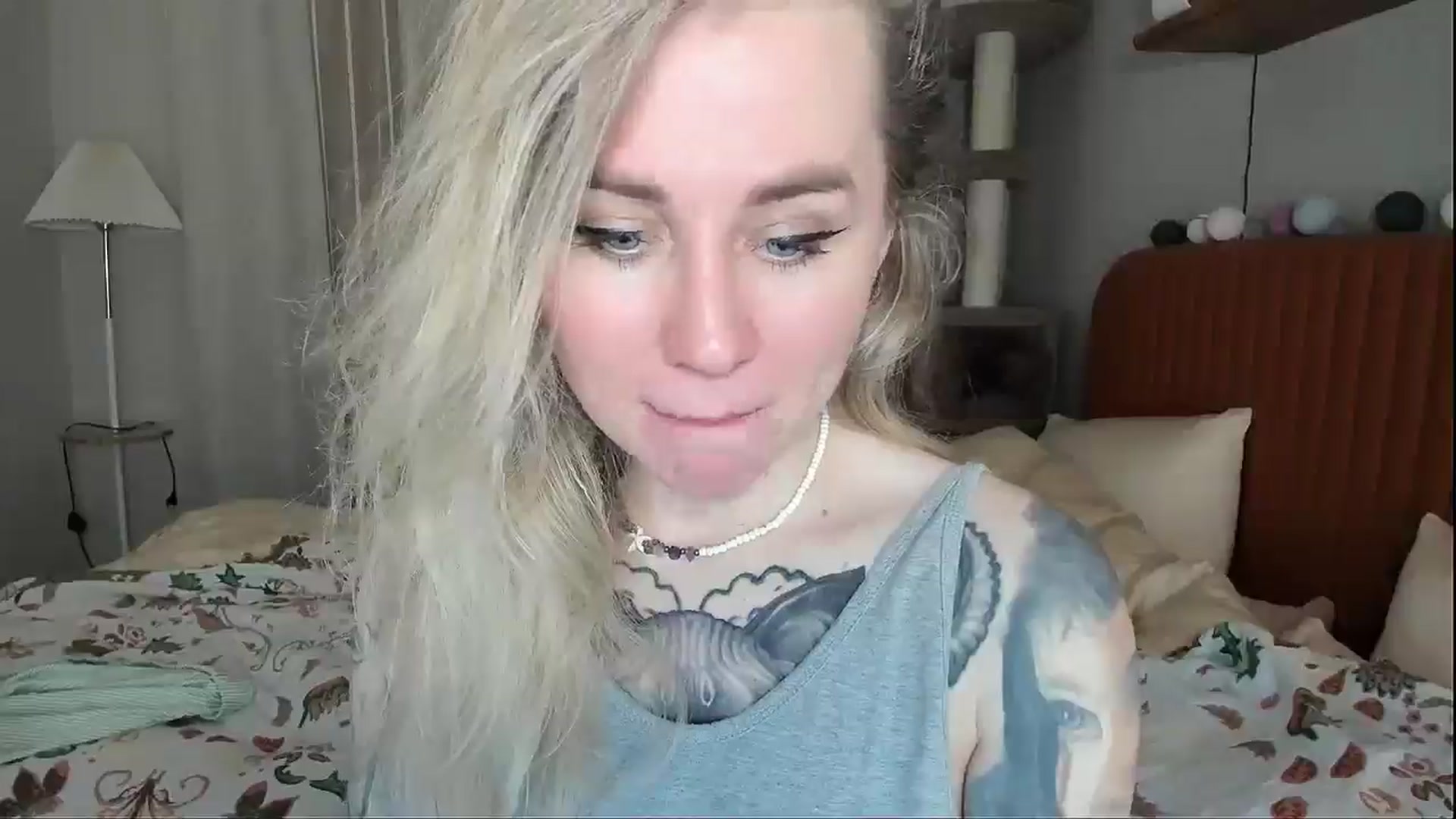 Gallery image thumbnail from Alexa_Smithhh's myfreecams stream on, 04/28/2026, 19:20 image 16 of 20