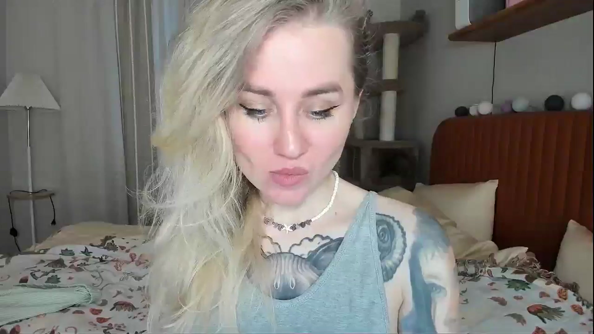 Gallery image thumbnail from Alexa_Smithhh's myfreecams stream on, 04/28/2026, 19:20 image 3 of 20