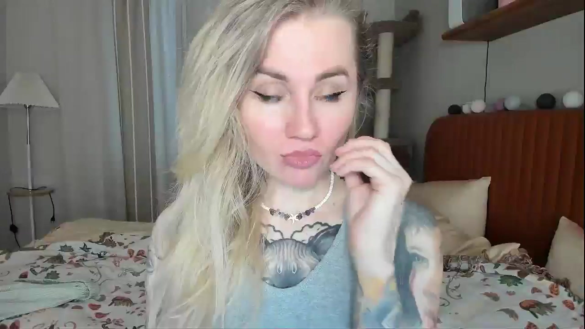 Gallery image thumbnail from Alexa_Smithhh's myfreecams stream on, 04/28/2026, 19:20 image 2 of 20