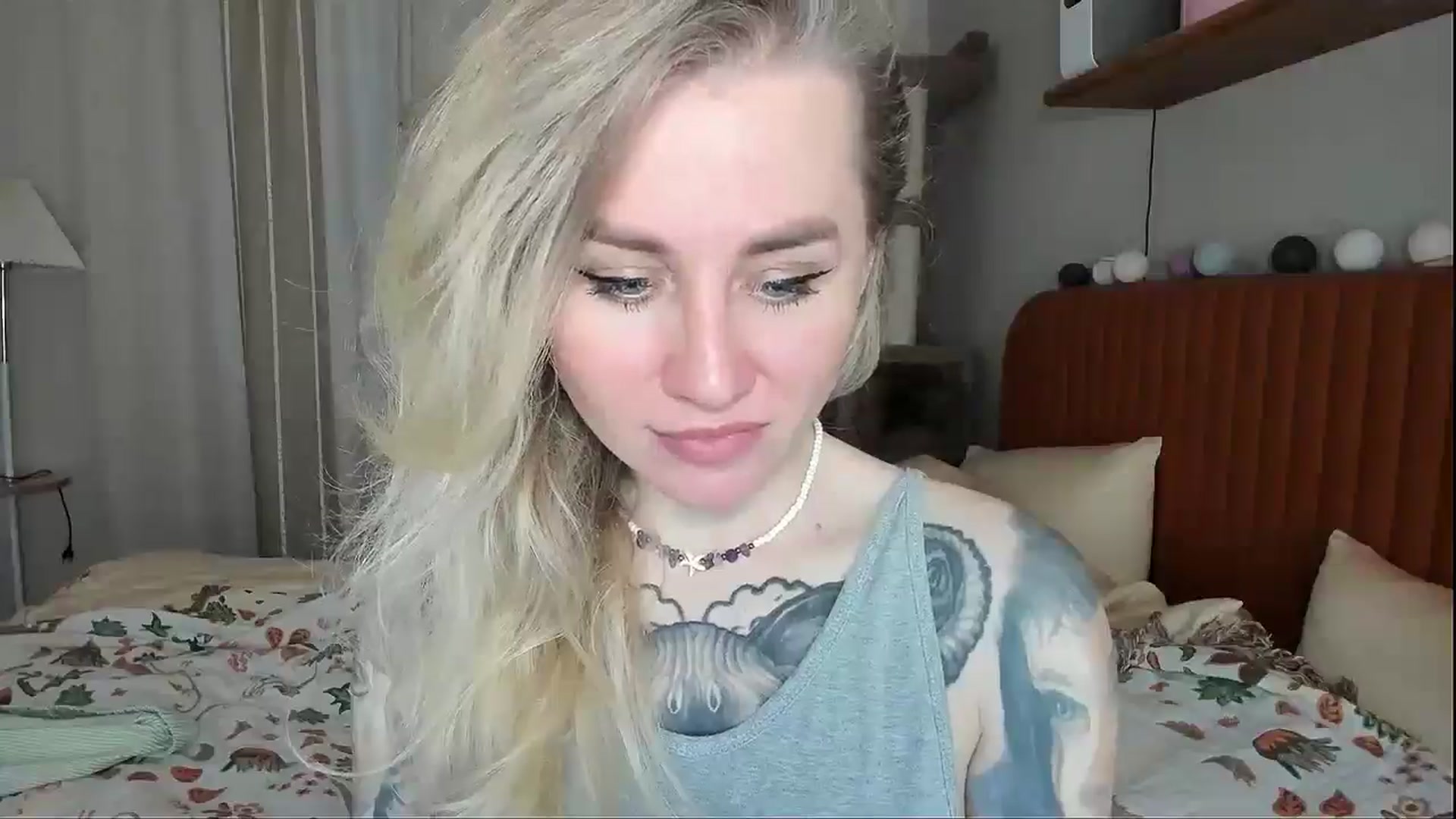 Gallery image thumbnail from Alexa_Smithhh's myfreecams stream on, 04/28/2026, 19:20 image 5 of 20