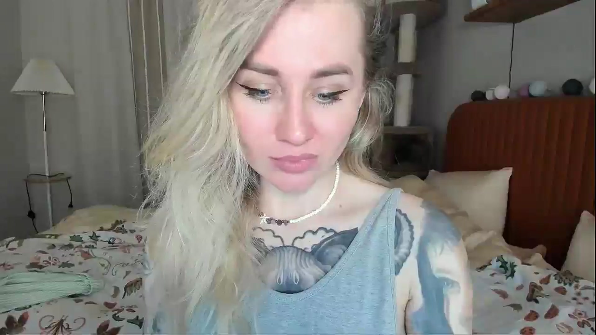 Gallery image thumbnail from Alexa_Smithhh's myfreecams stream on, 04/28/2026, 19:20 image 17 of 20