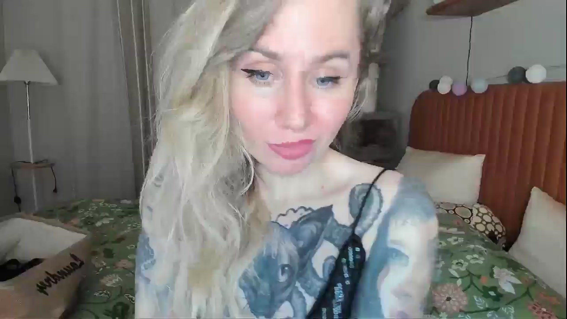 Gallery image thumbnail from Alexa_Smithhh's myfreecams stream on, 05/05/2026, 20:33 image 16 of 20