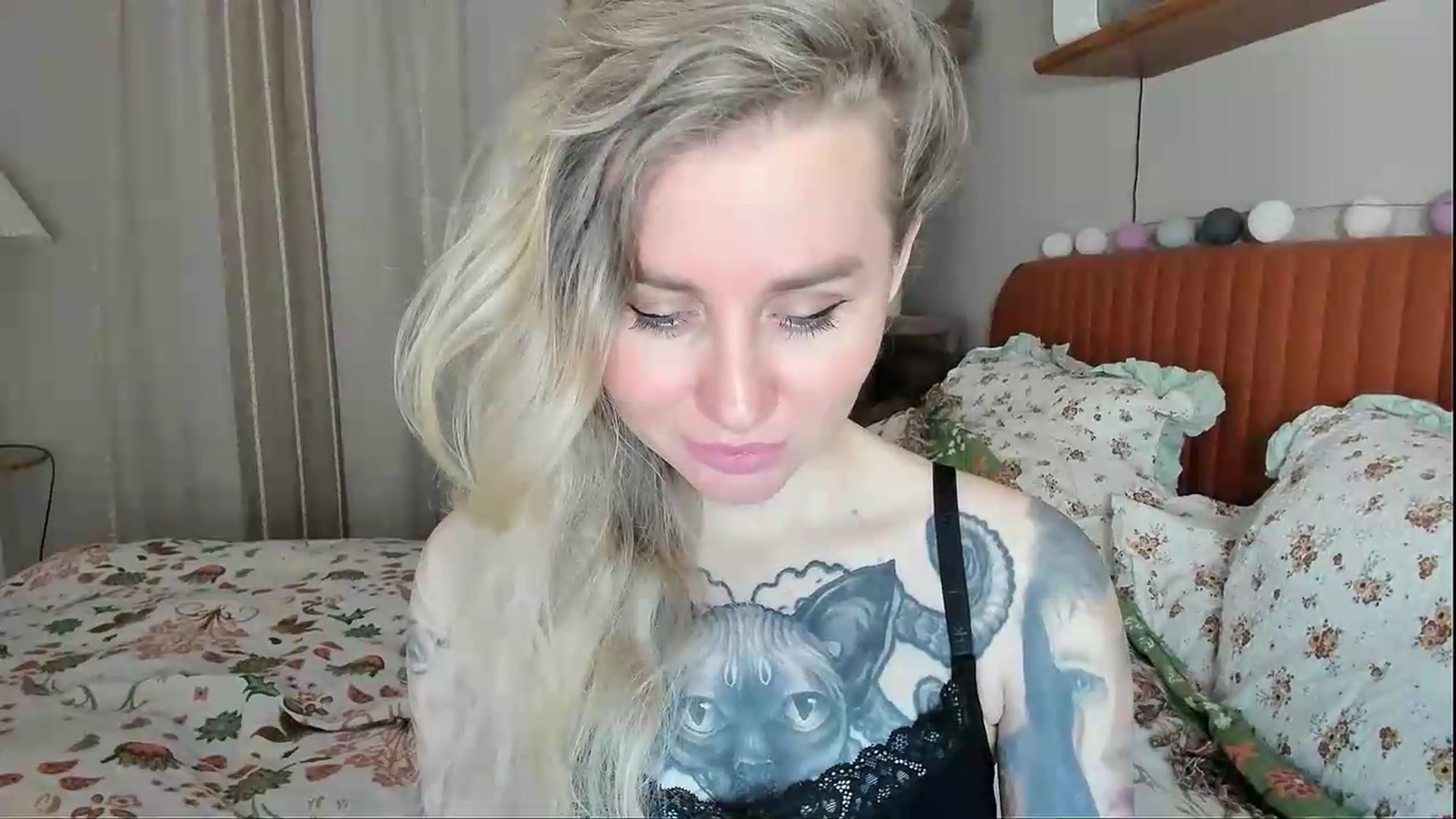 Gallery image thumbnail from Alexa_Smithhh's myfreecams stream on, 05/15/2026, 20:22 image 6 of 20
