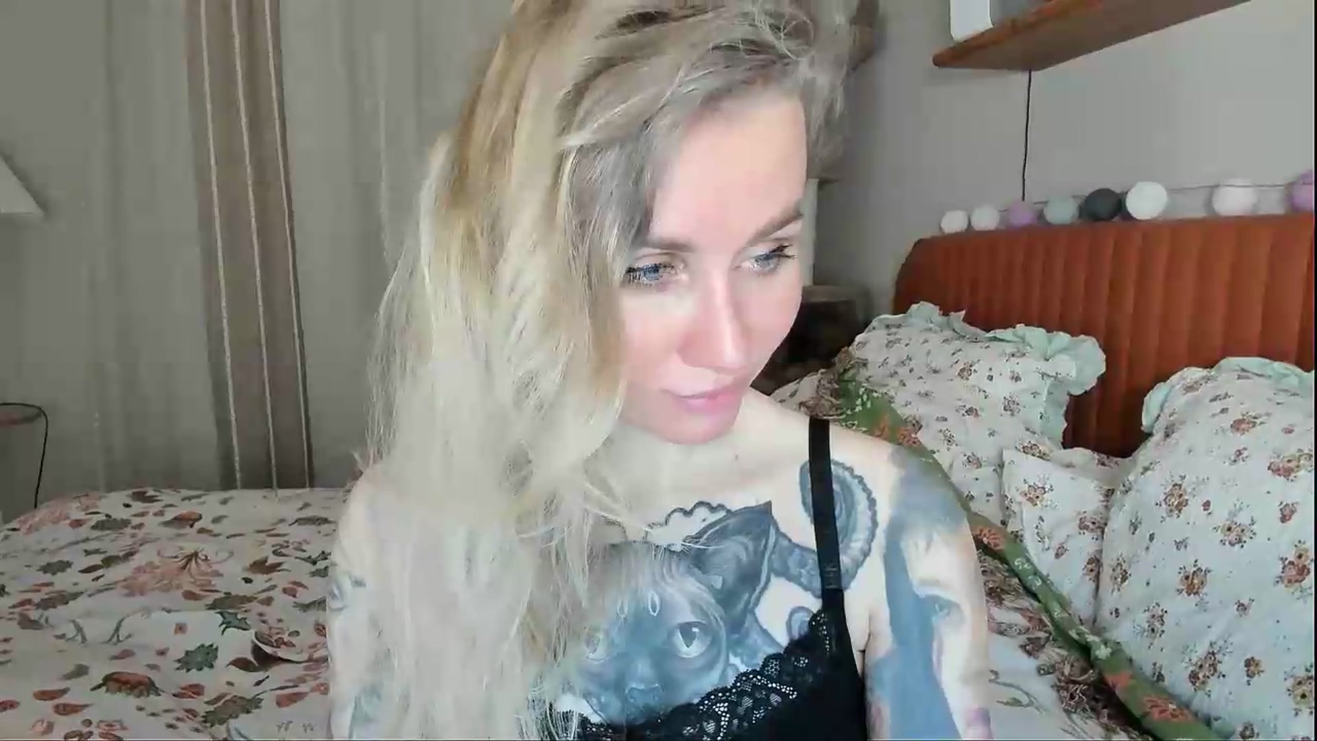 Gallery image thumbnail from Alexa_Smithhh's myfreecams stream on, 05/15/2026, 20:22 image 8 of 20