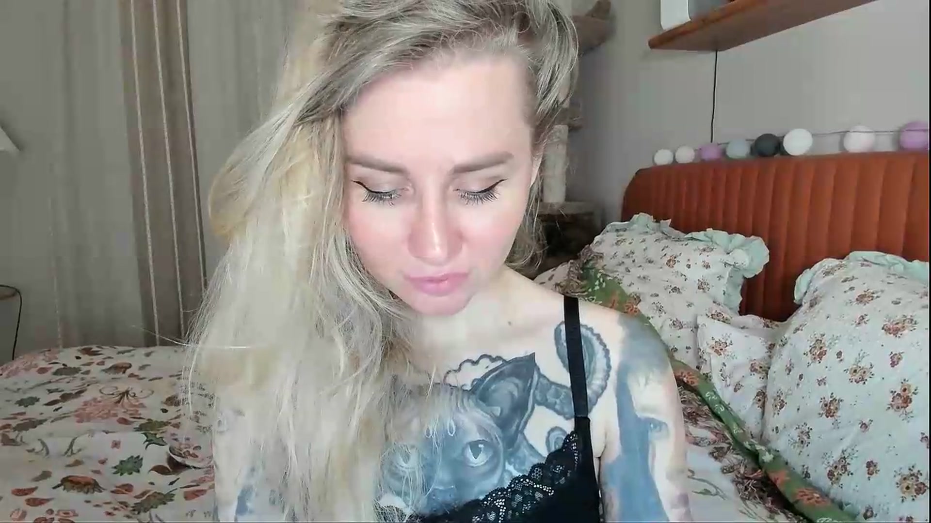 Gallery image thumbnail from Alexa_Smithhh's myfreecams stream on, 05/15/2026, 20:22 image 16 of 20
