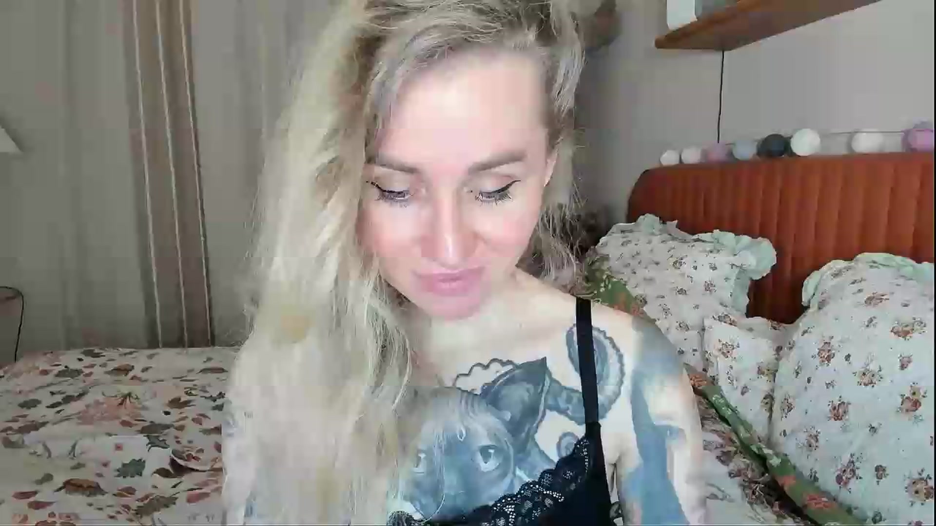 Gallery image thumbnail from Alexa_Smithhh's myfreecams stream on, 05/15/2026, 20:22 image 15 of 20