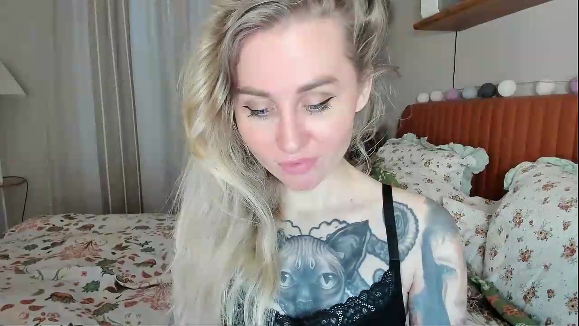 Gallery image thumbnail from Alexa_Smithhh's myfreecams stream on, 05/15/2026, 20:22 image 2 of 20