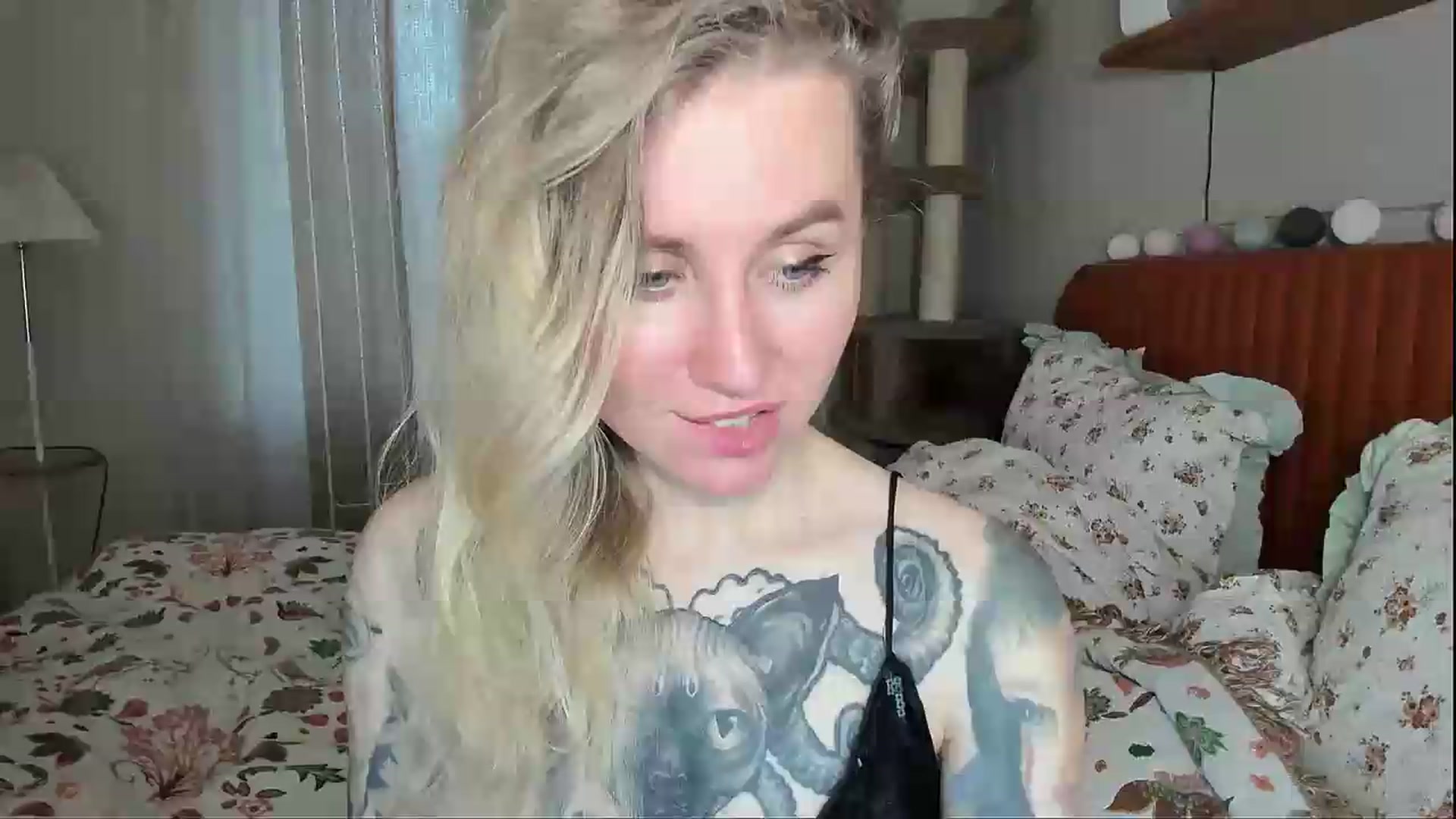 Gallery image thumbnail from Alexa_Smithhh's myfreecams stream on, 05/17/2026, 18:44 image 18 of 20
