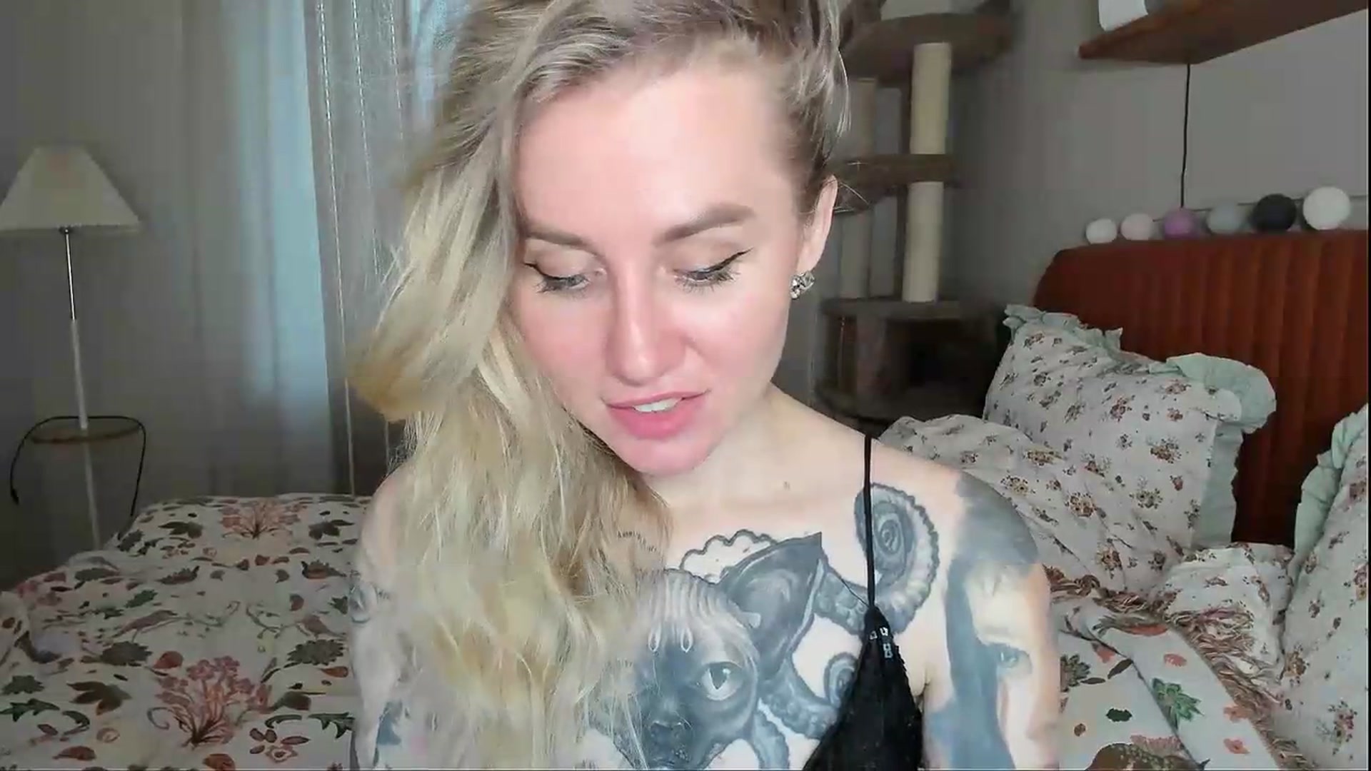 Gallery image thumbnail from Alexa_Smithhh's myfreecams stream on, 05/17/2026, 18:44 image 16 of 20