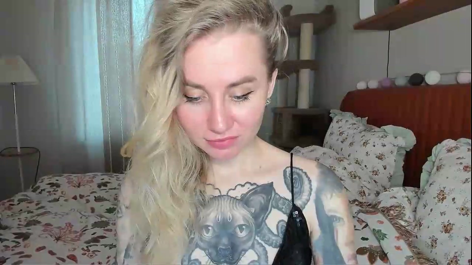 Gallery image thumbnail from Alexa_Smithhh's myfreecams stream on, 05/17/2026, 18:44 image 9 of 20