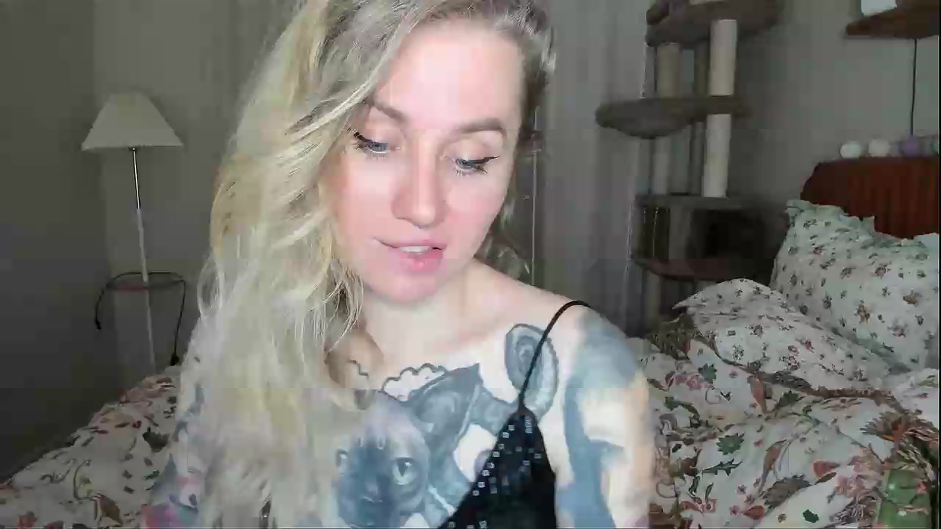 Gallery image thumbnail from Alexa_Smithhh's myfreecams stream on, 05/17/2026, 21:28 image 1 of 20