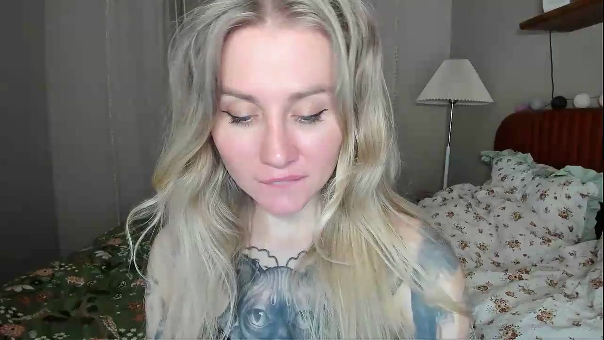 Gallery image thumbnail from Alexa_Smithhh's myfreecams stream on, 05/22/2026, 21:38 image 17 of 20