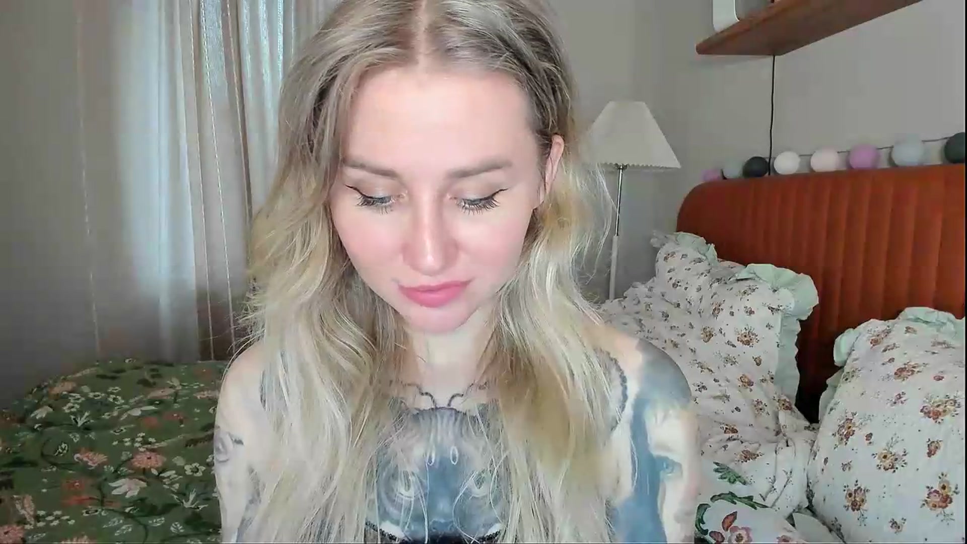 Gallery image thumbnail from Alexa_Smithhh's myfreecams stream on, 05/22/2026, 21:38 image 4 of 20