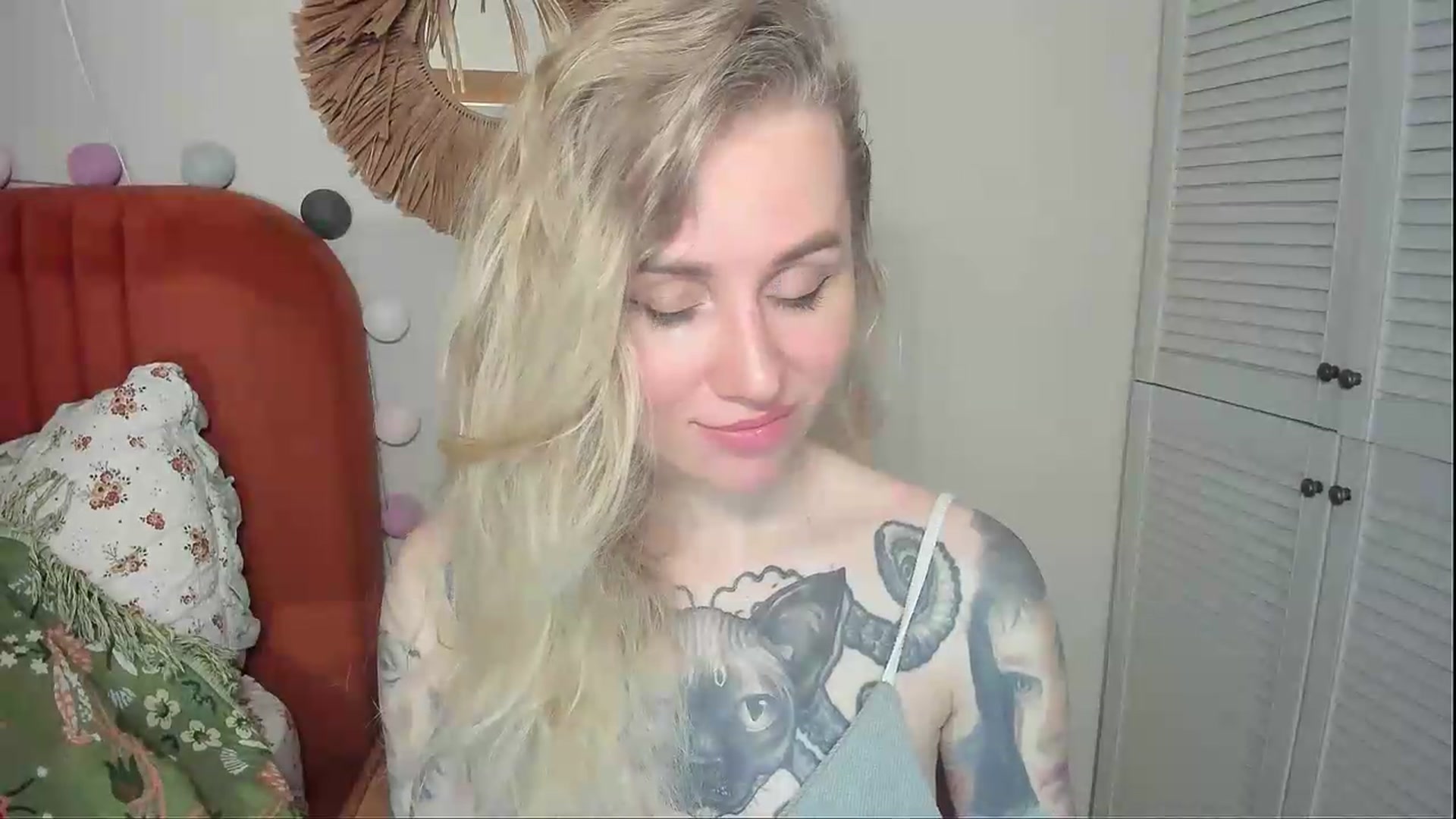 Gallery image thumbnail from Alexa_Smithhh's myfreecams stream on, 05/28/2026, 18:58 image 17 of 20