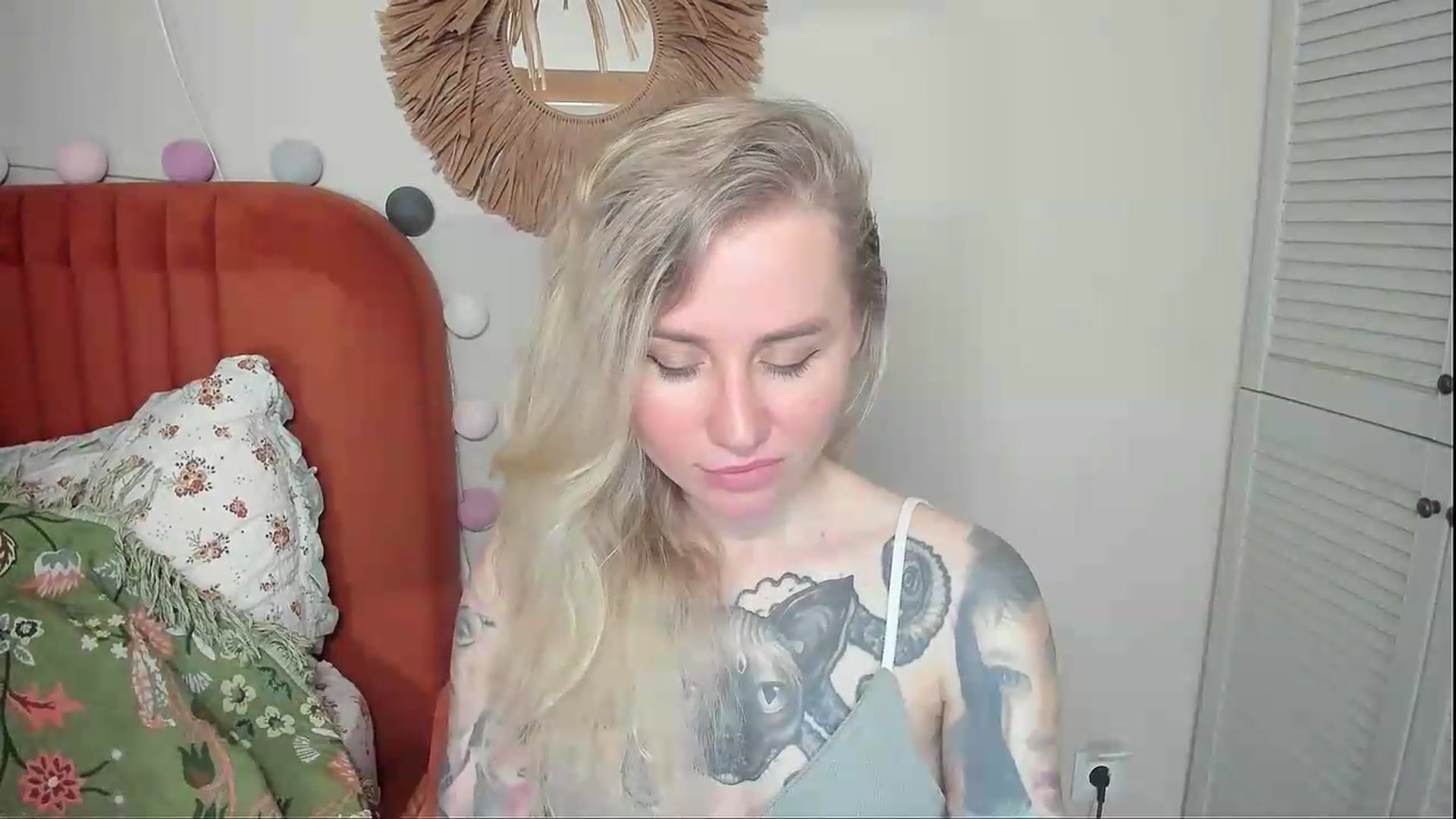 Gallery image thumbnail from Alexa_Smithhh's myfreecams stream on, 05/28/2026, 20:08 image 17 of 20