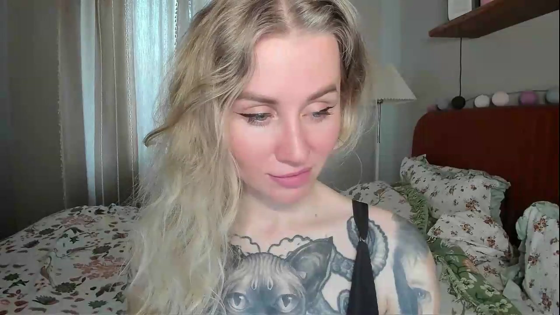 Gallery image thumbnail from Alexa_Smithhh's myfreecams stream on, 06/05/2026, 18:19 image 16 of 20
