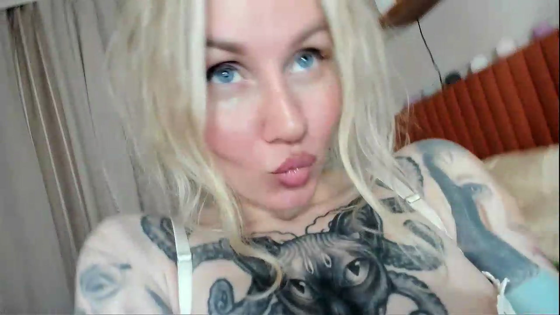 Gallery image thumbnail from Alexa_Smithhh's myfreecams stream on, 09/02/2026, 20:04 image 17 of 20