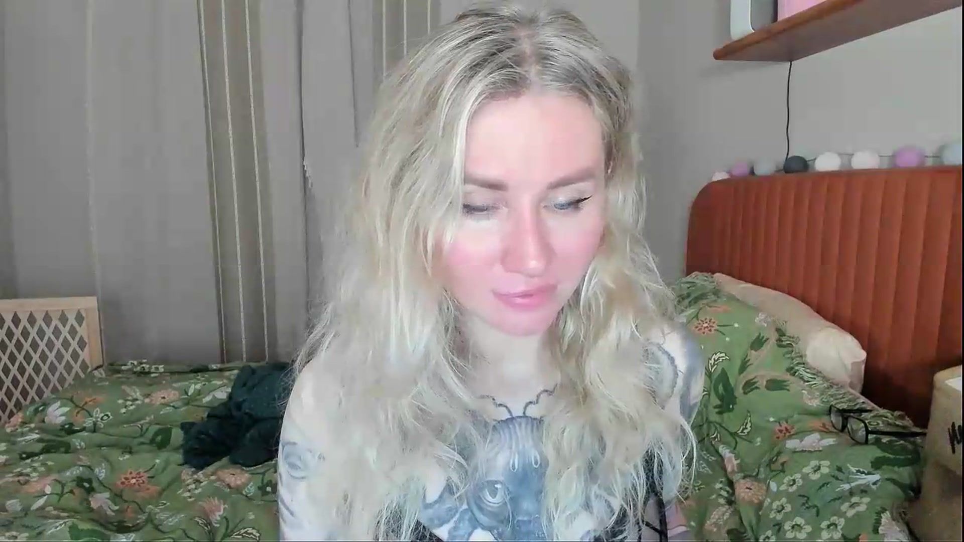 Gallery image thumbnail from Alexa_Smithhh's myfreecams stream on, 09/05/2026, 19:24 image 17 of 20