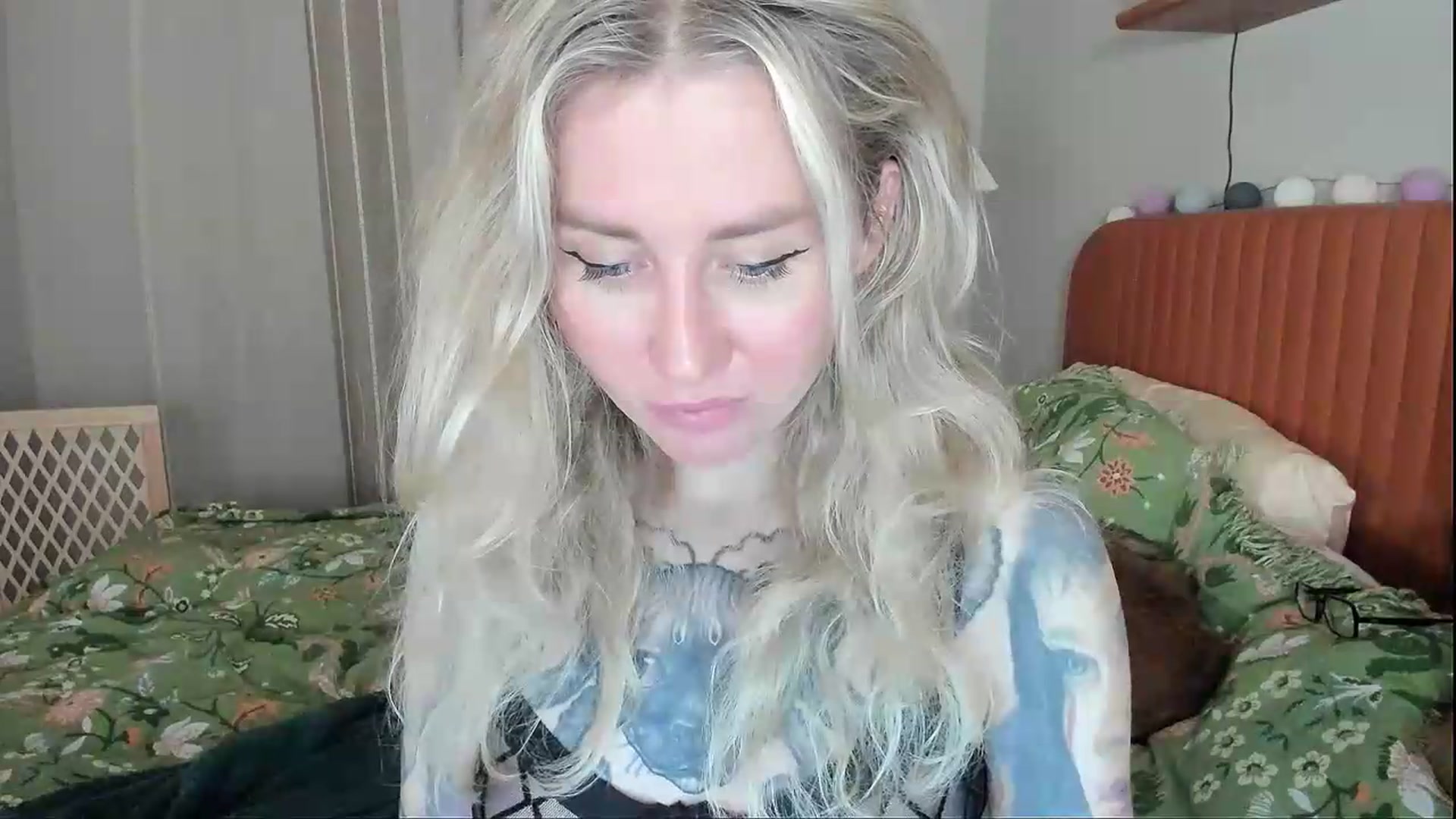 Gallery image thumbnail from Alexa_Smithhh's myfreecams stream on, 09/05/2026, 21:08 image 17 of 20