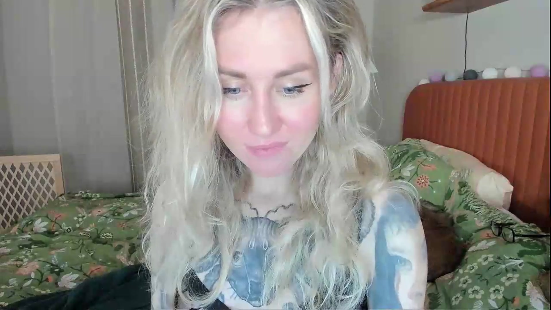 Gallery image thumbnail from Alexa_Smithhh's myfreecams stream on, 09/05/2026, 21:08 image 16 of 20