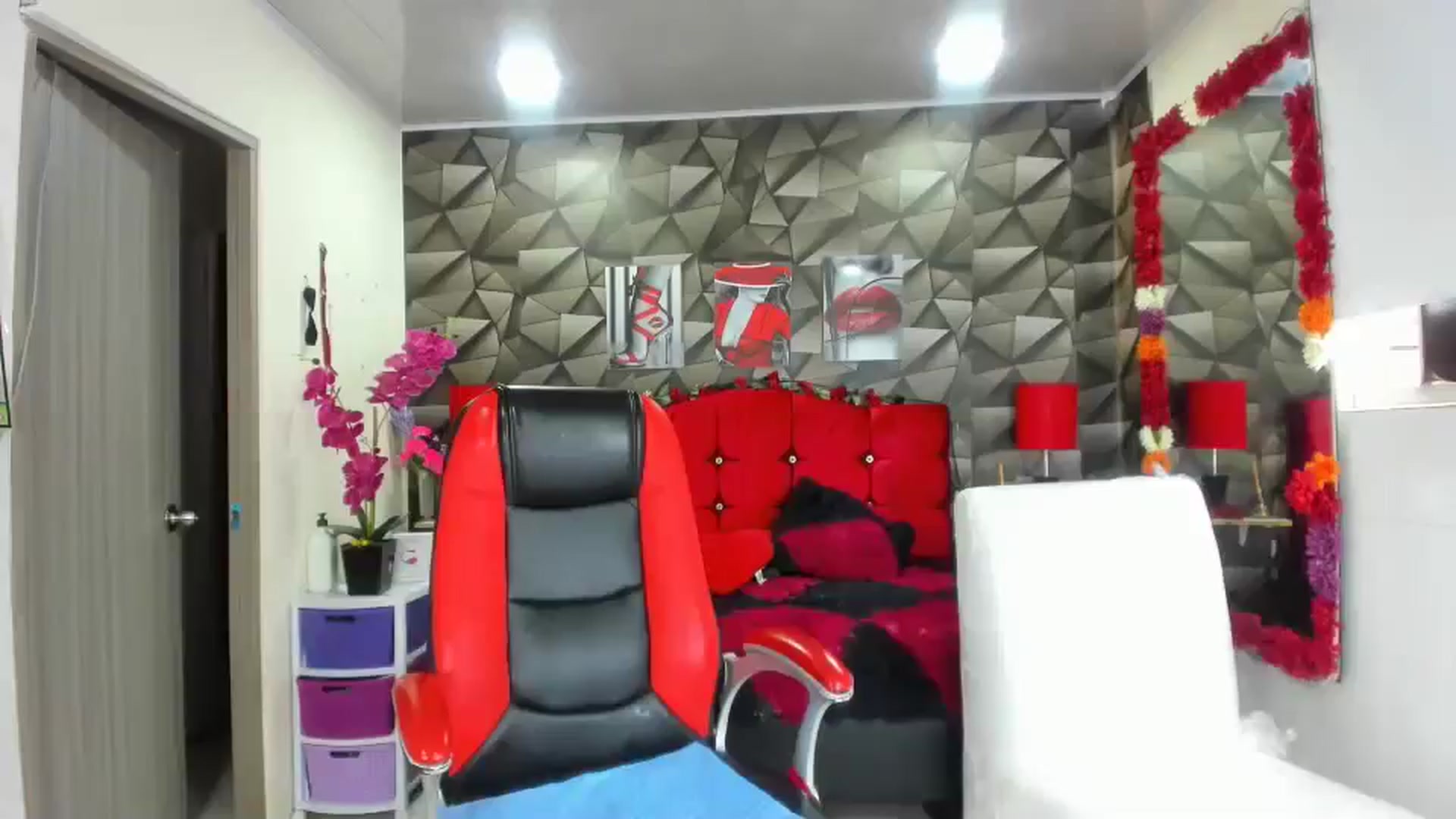Gallery image thumbnail from Alexakoller's myfreecams stream on, 06/23/2024, 15:44 image 4 of 20