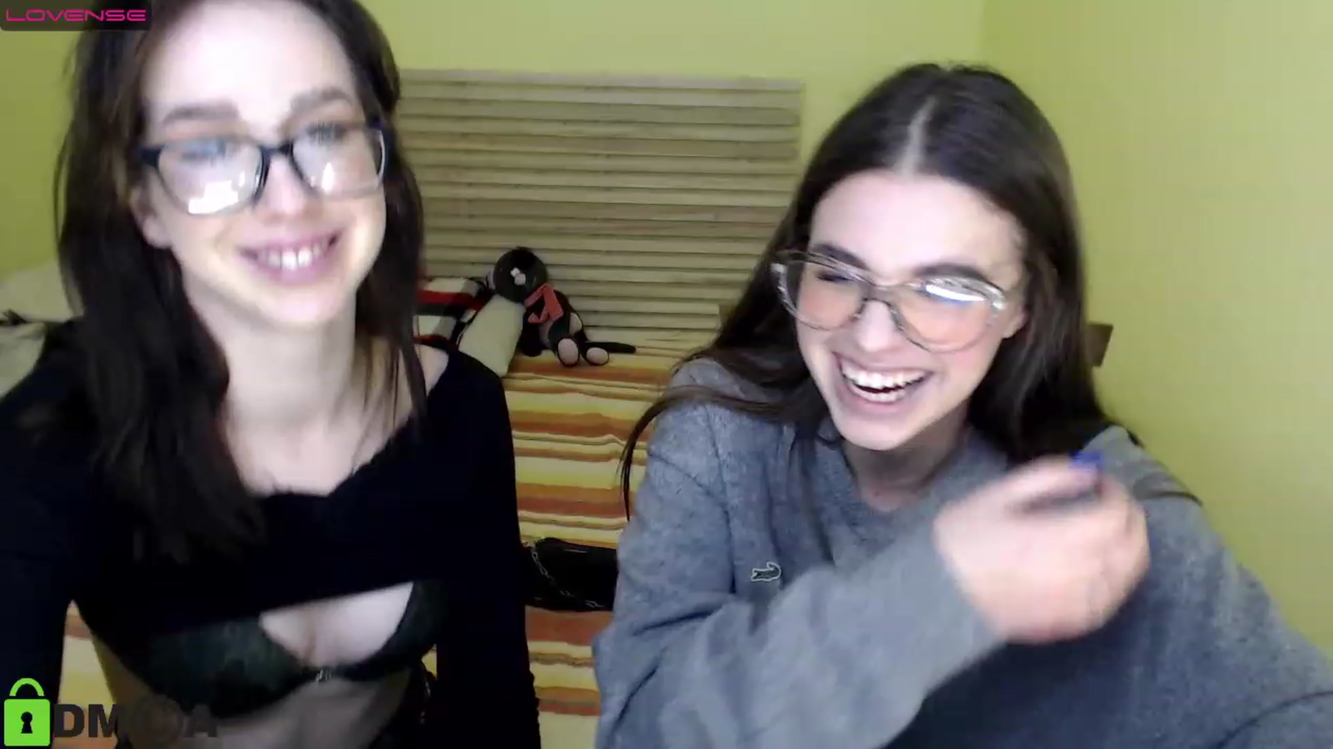 Gallery image thumbnail from AlexandaSweet's myfreecams stream on, 12/06/2022, 16:00 image 18 of 20