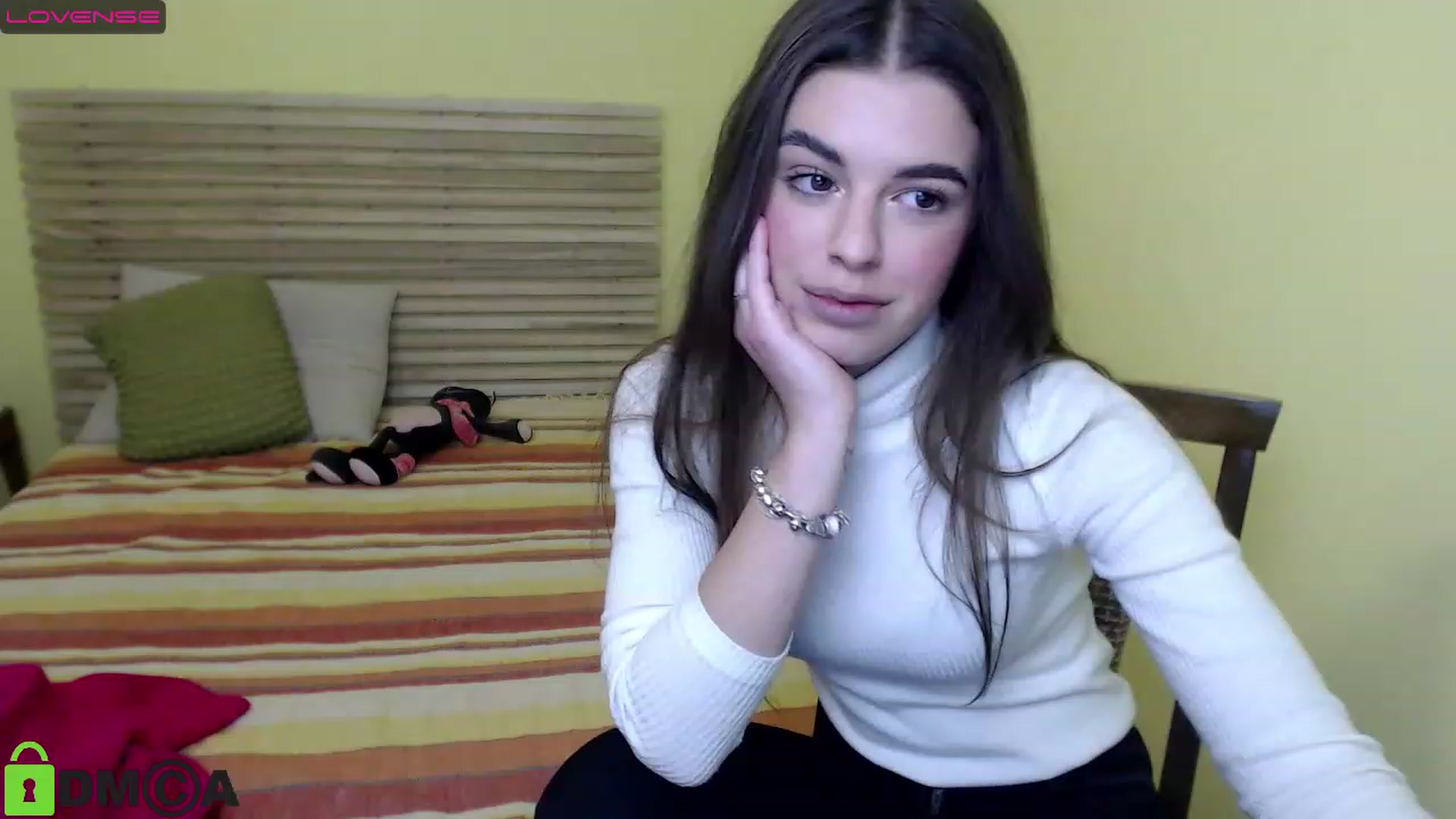 Gallery image thumbnail from AlexandaSweet's myfreecams stream on, 12/09/2022, 16:10 image 12 of 20