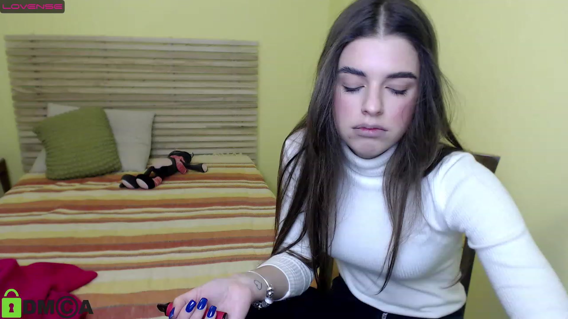 Gallery image thumbnail from AlexandaSweet's myfreecams stream on, 12/09/2022, 16:10 image 13 of 20