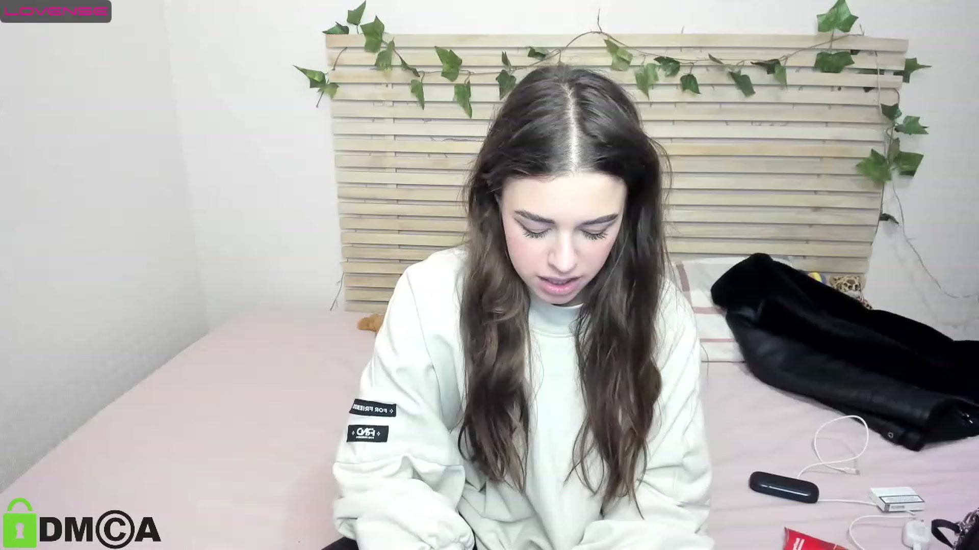Gallery image thumbnail from AlexandaSweet's myfreecams stream on, 12/23/2022, 14:59 image 15 of 20